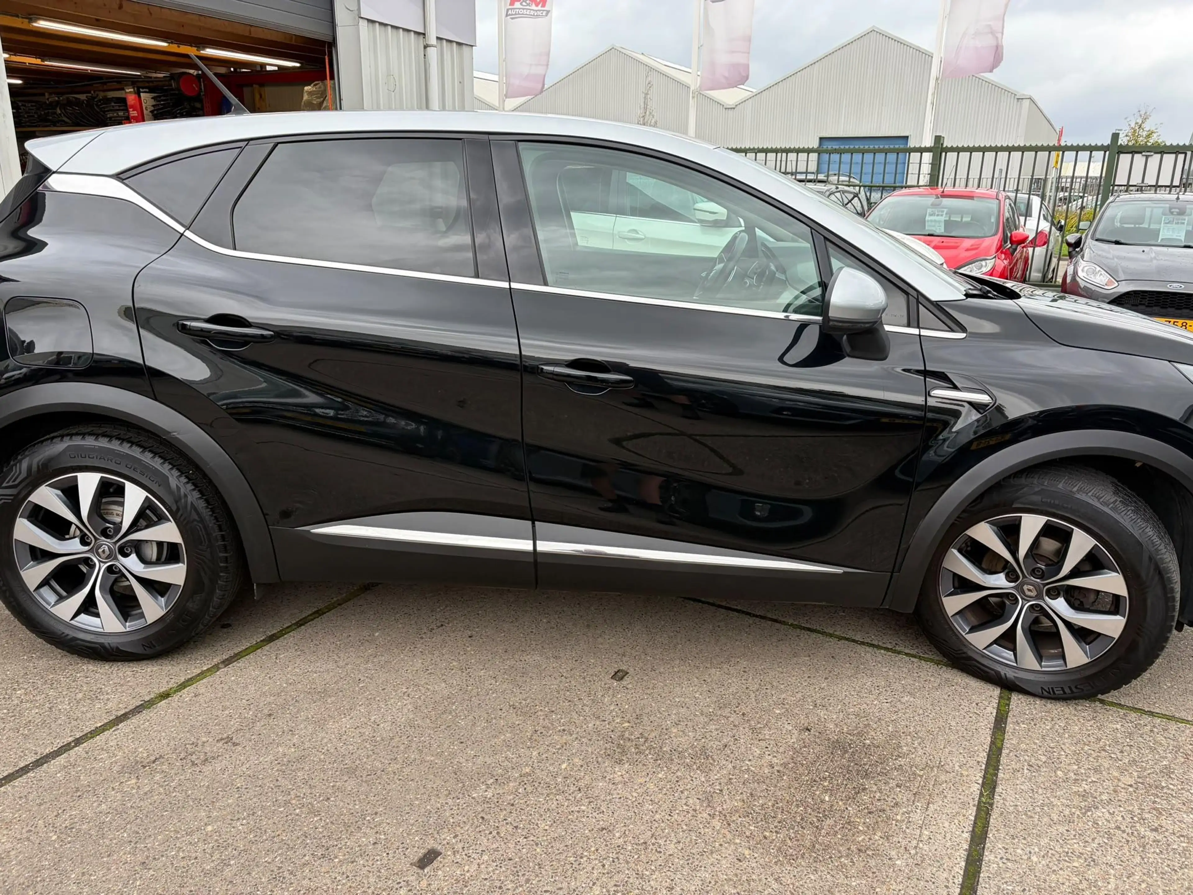 Renault Captur 1.0 TCe 90 Intens Clima, cruise, pdc, camera, carp — photo 5