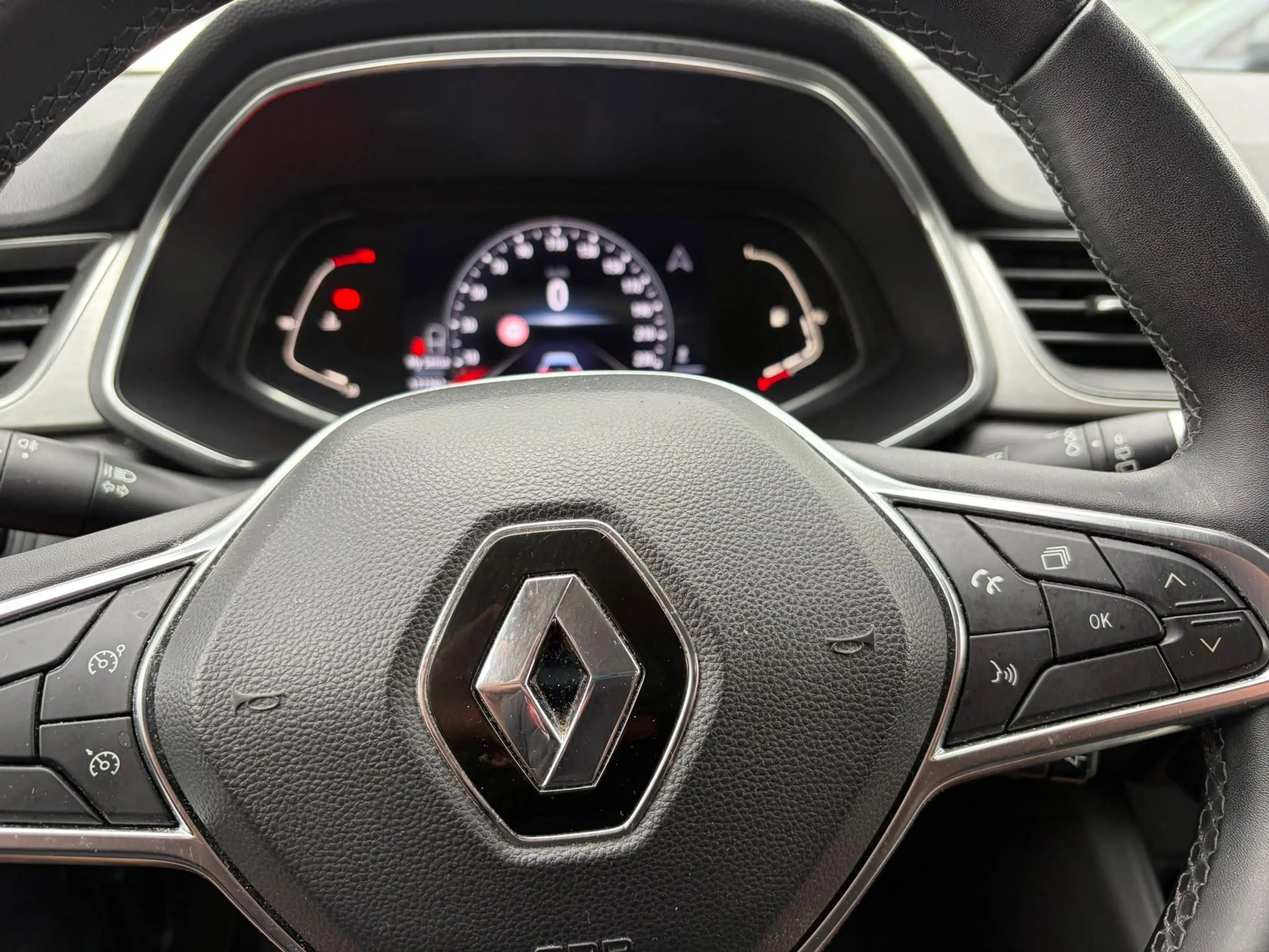 Renault Captur 1.0 TCe 90 Intens Clima, cruise, pdc, camera, carp — photo 13
