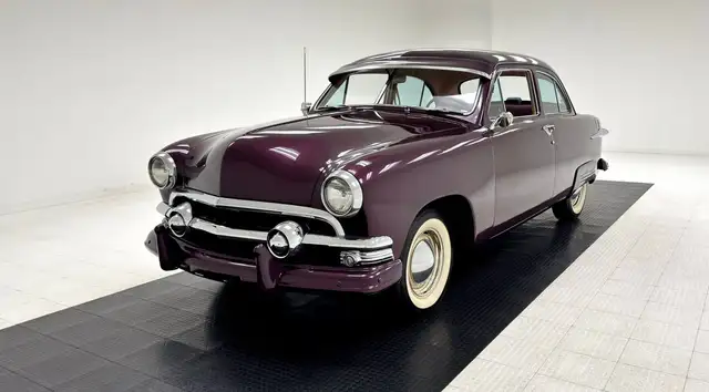 Ford Autres Deluxe Tudor Sedan
