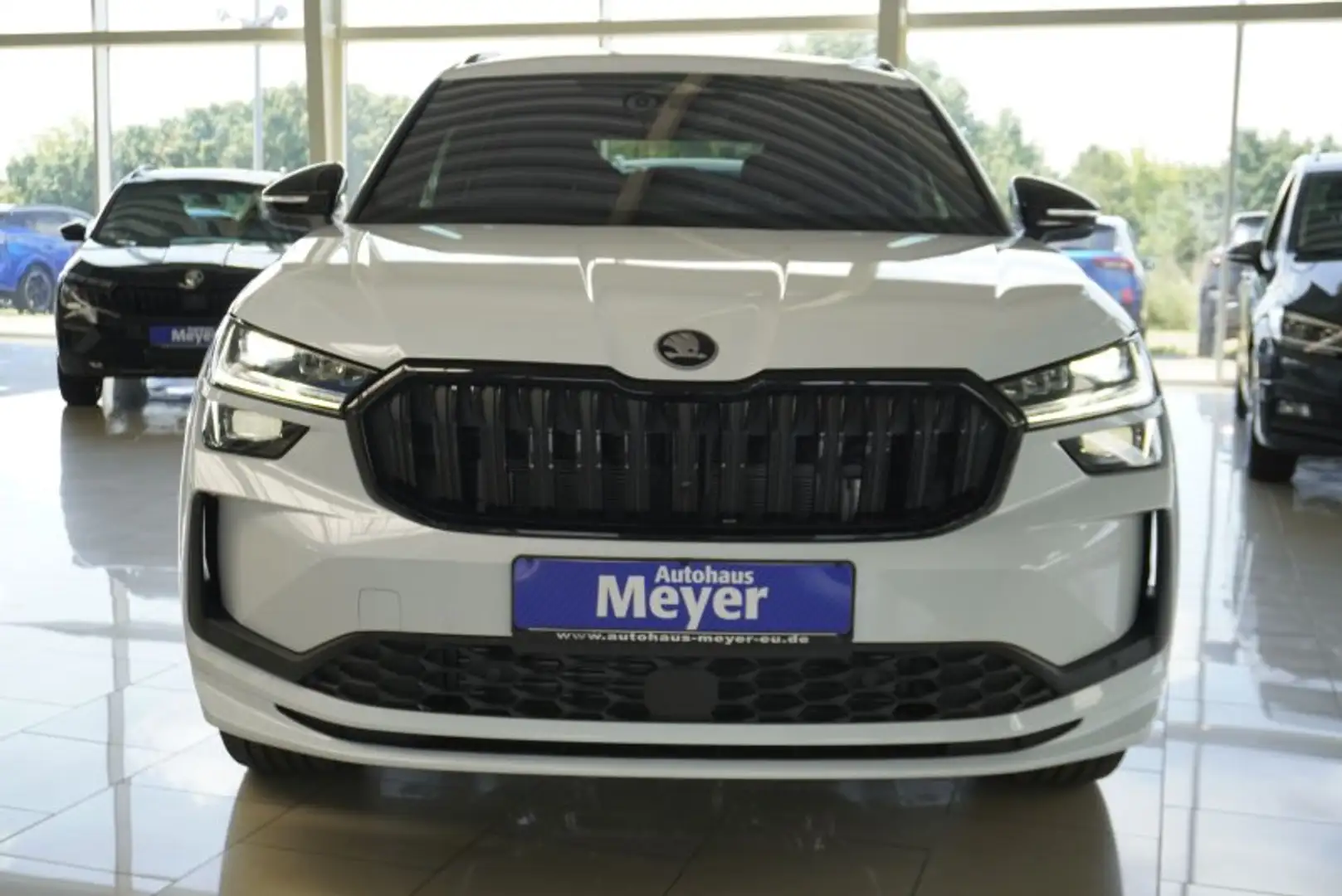 Skoda Kodiaq Sportline 2,0TDI DSG 4x4 aAHK/Matrix/Navi/ACC/el.K Weiß - 2