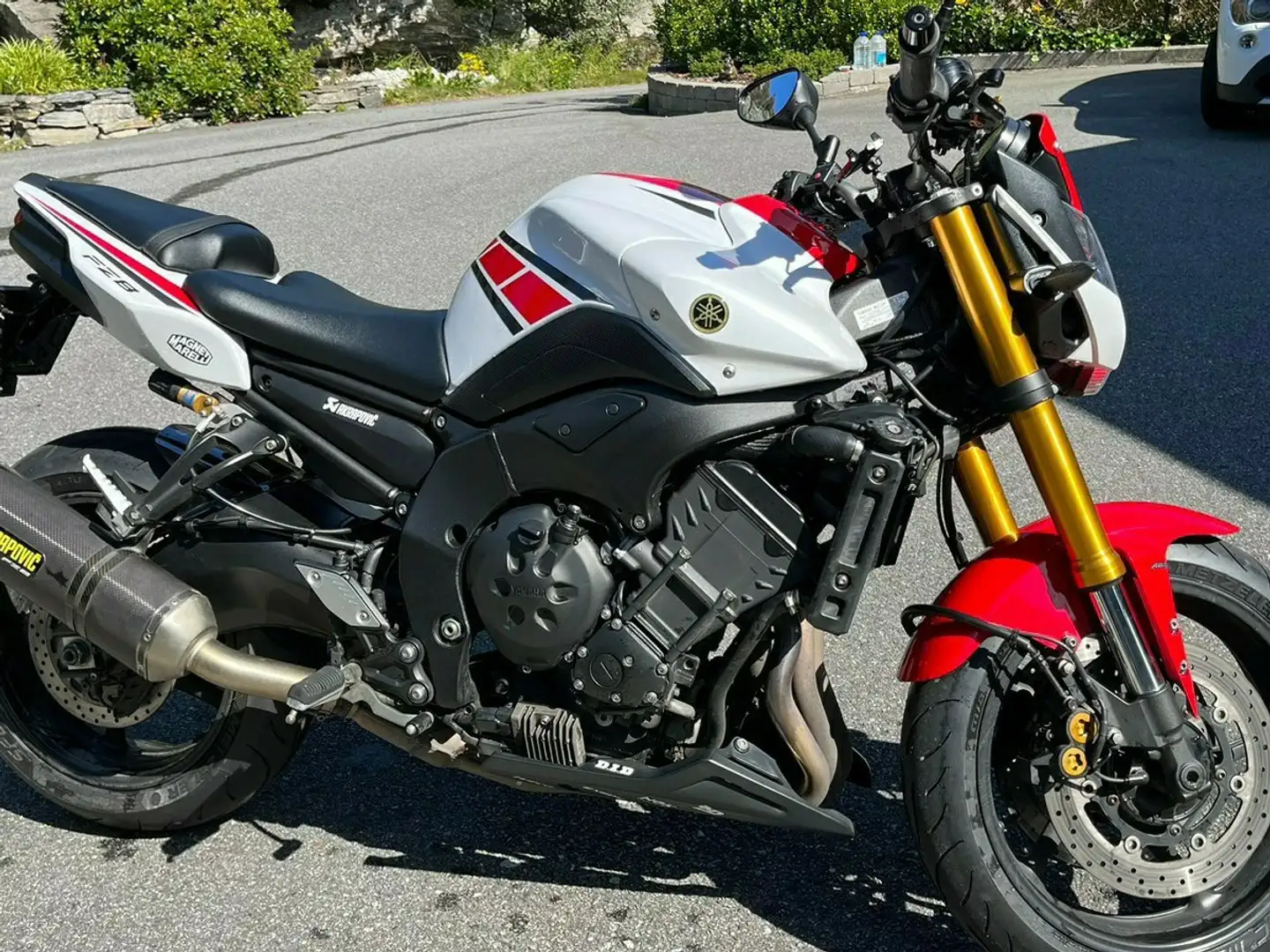 Yamaha FZ 8 N bijela - 1