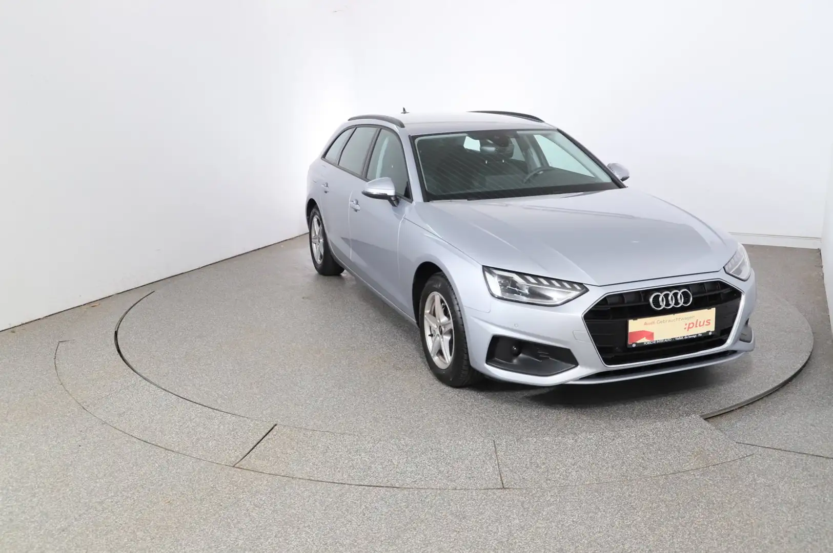 Audi A4 30 TDI Silber - 2