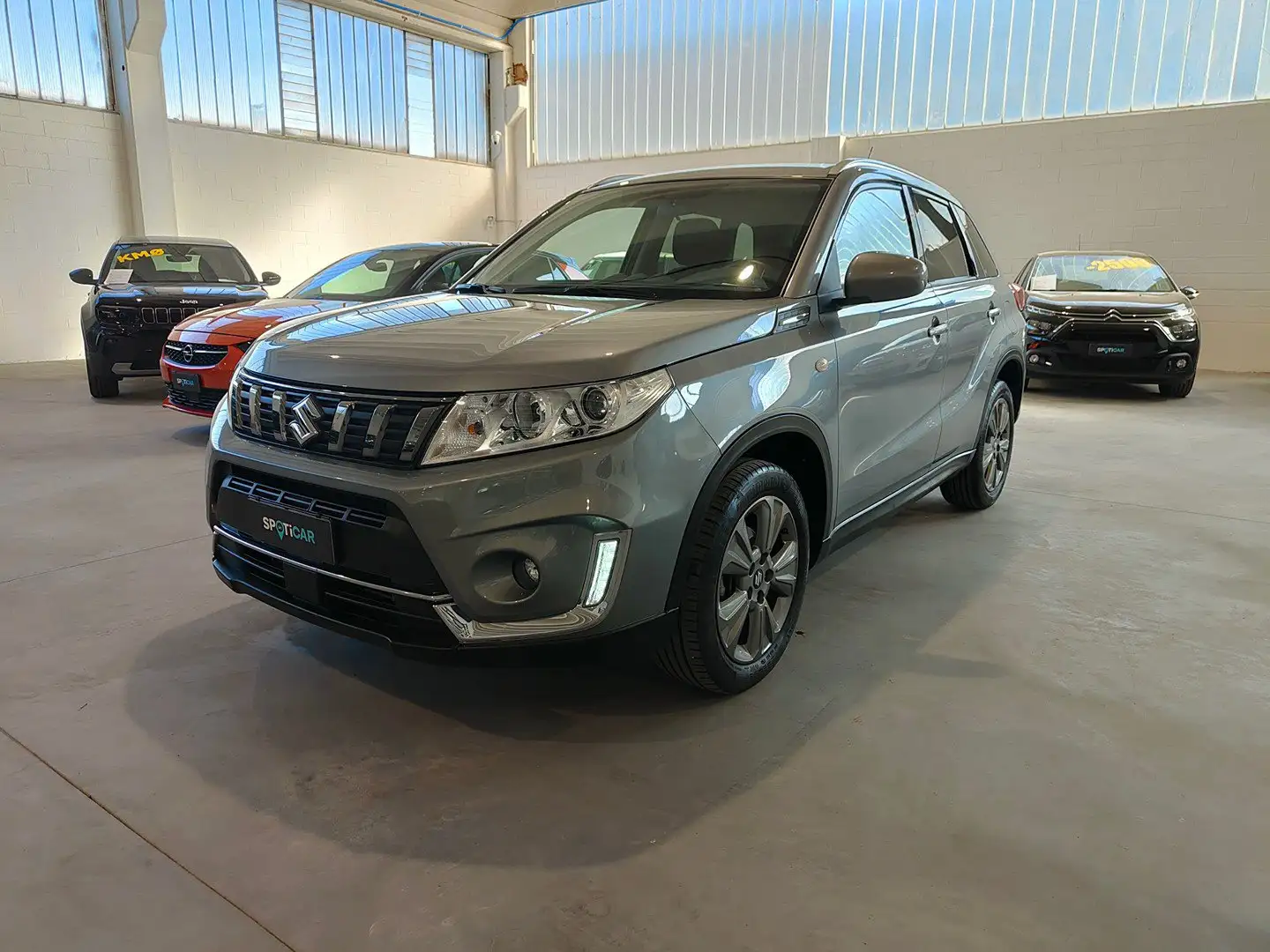 Suzuki Vitara 1.0 Boosterjet Cool Grey - 1