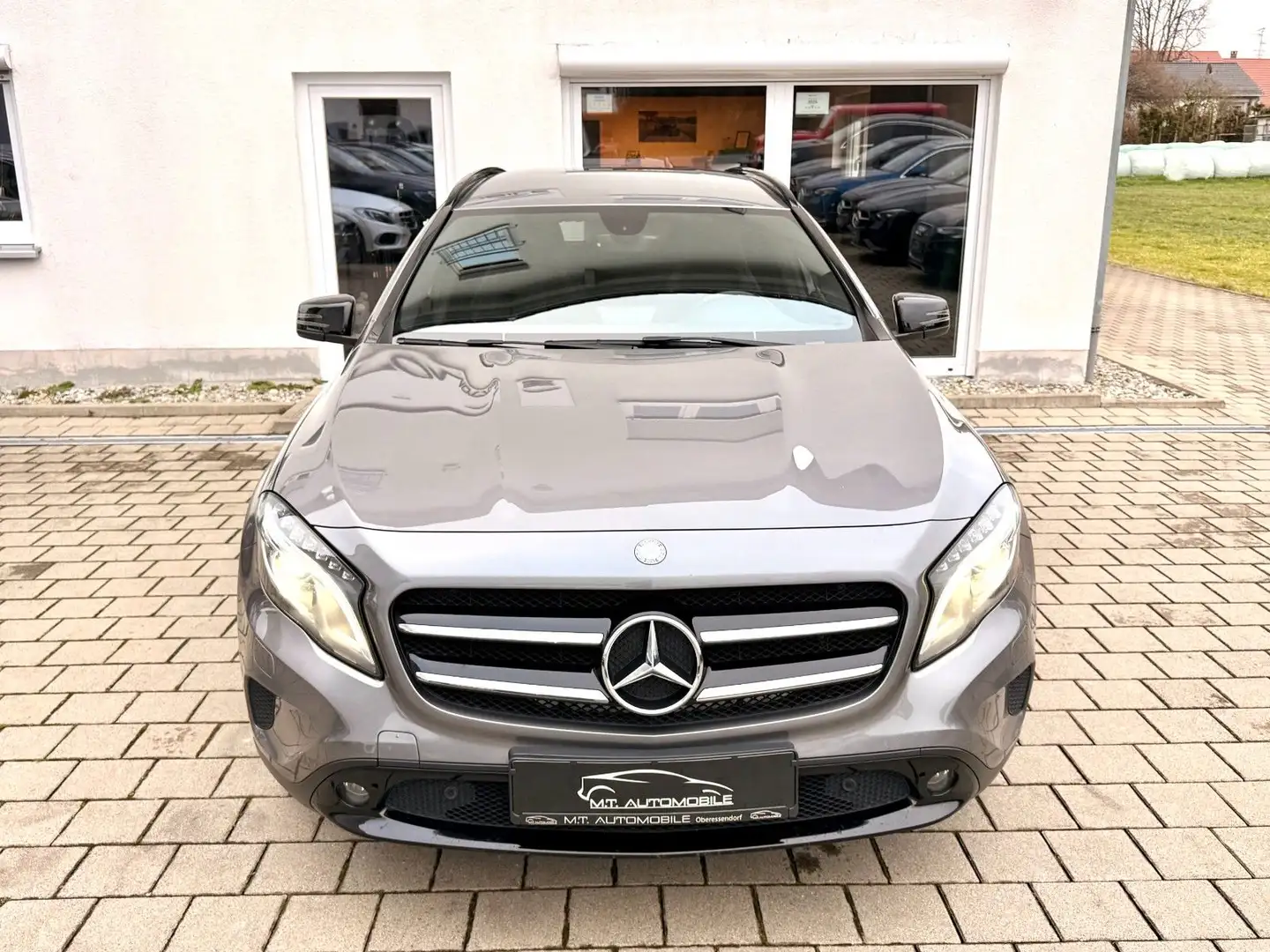 Mercedes-Benz GLA 200 *URBAN*NIGHT-P*AHK*TEMP*KLIMA*KAMERA*PDC* Gris - 2