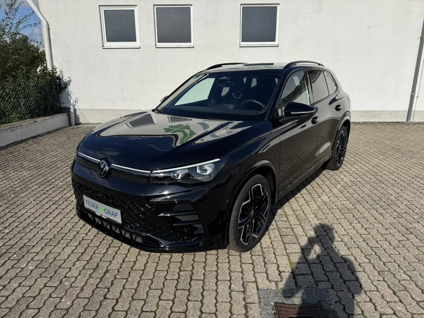 Volkswagen Tiguan R-Line 2.0 TDI DSG 20" ACC eHECK MATRIX Schwarz - 2