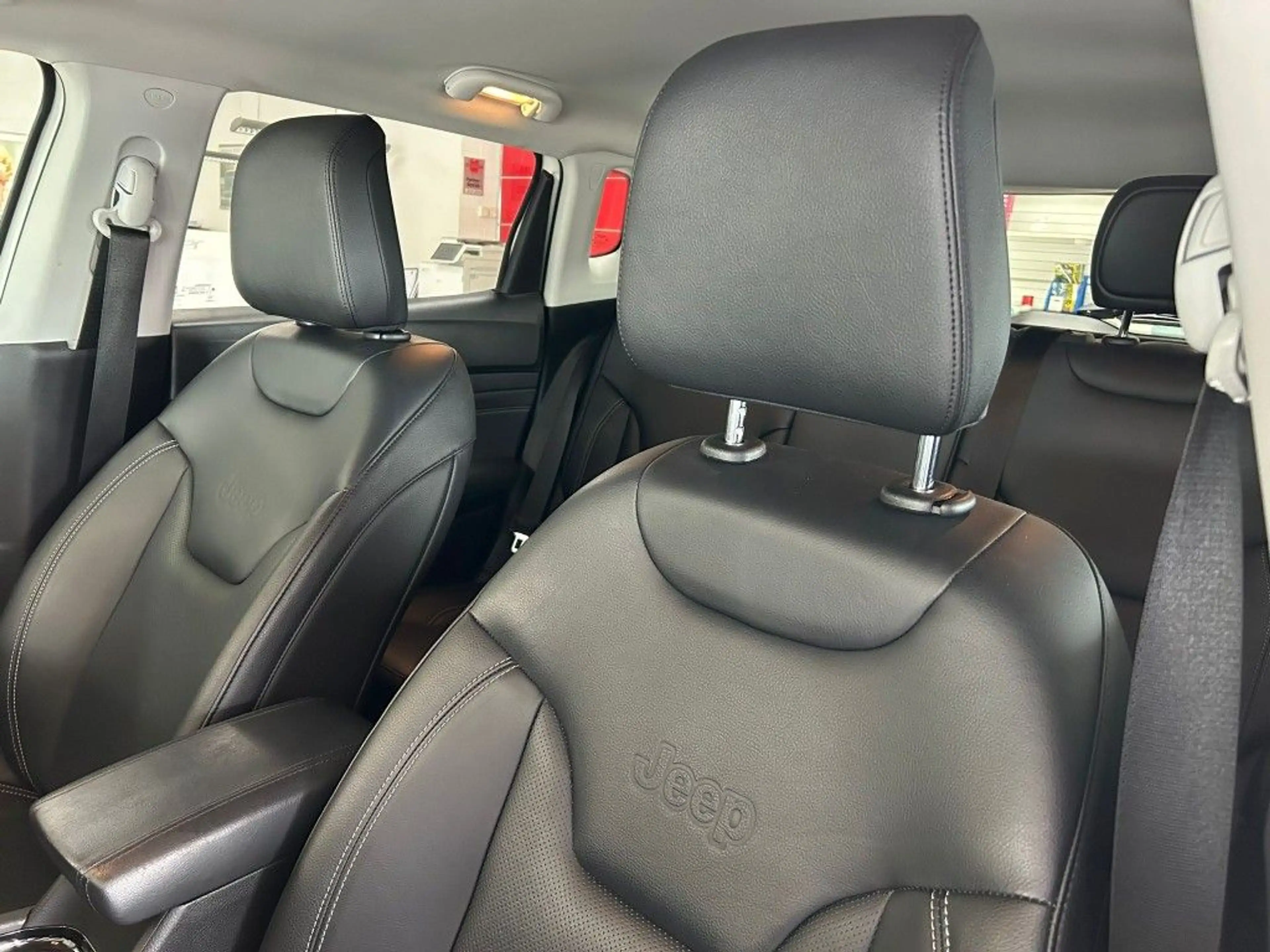 Jeep Compass 1.3 T4 4xe PLUG-IN HYBRID Automatik Limited — photo 14