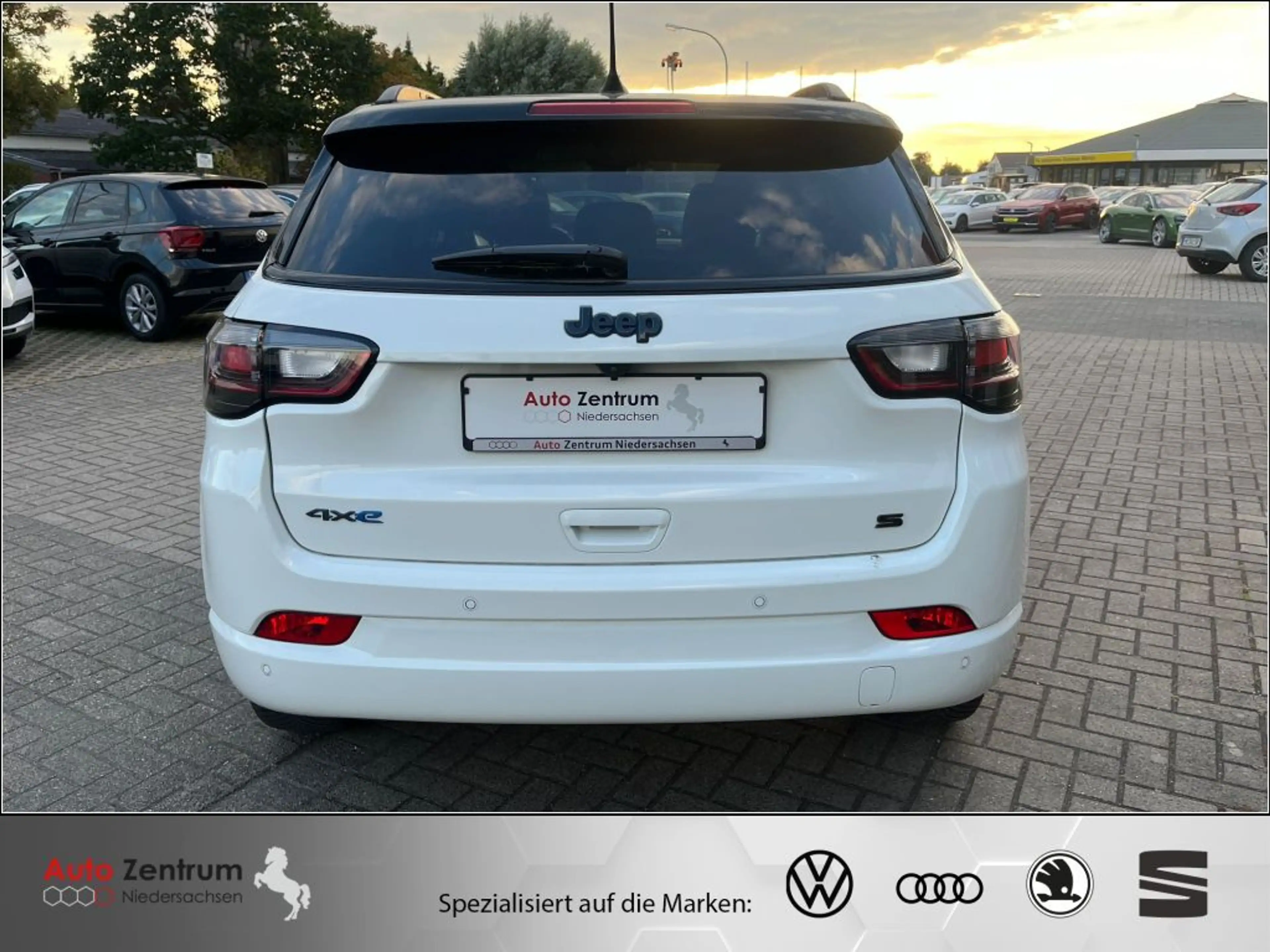 Jeep Compass 1.3 T4 4xe PLUG-IN HYBRID Automatik Limited — photo 10