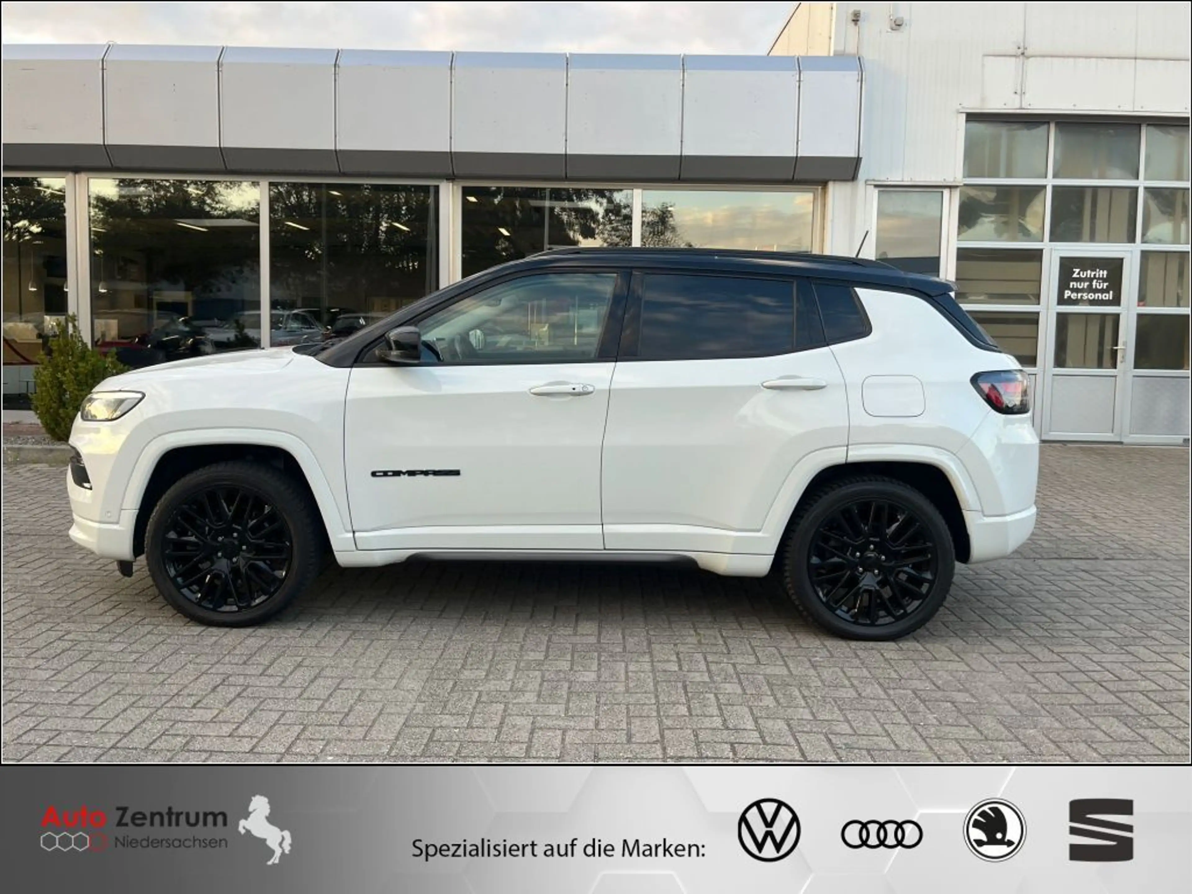 Jeep Compass 1.3 T4 4xe PLUG-IN HYBRID Automatik Limited — photo 5