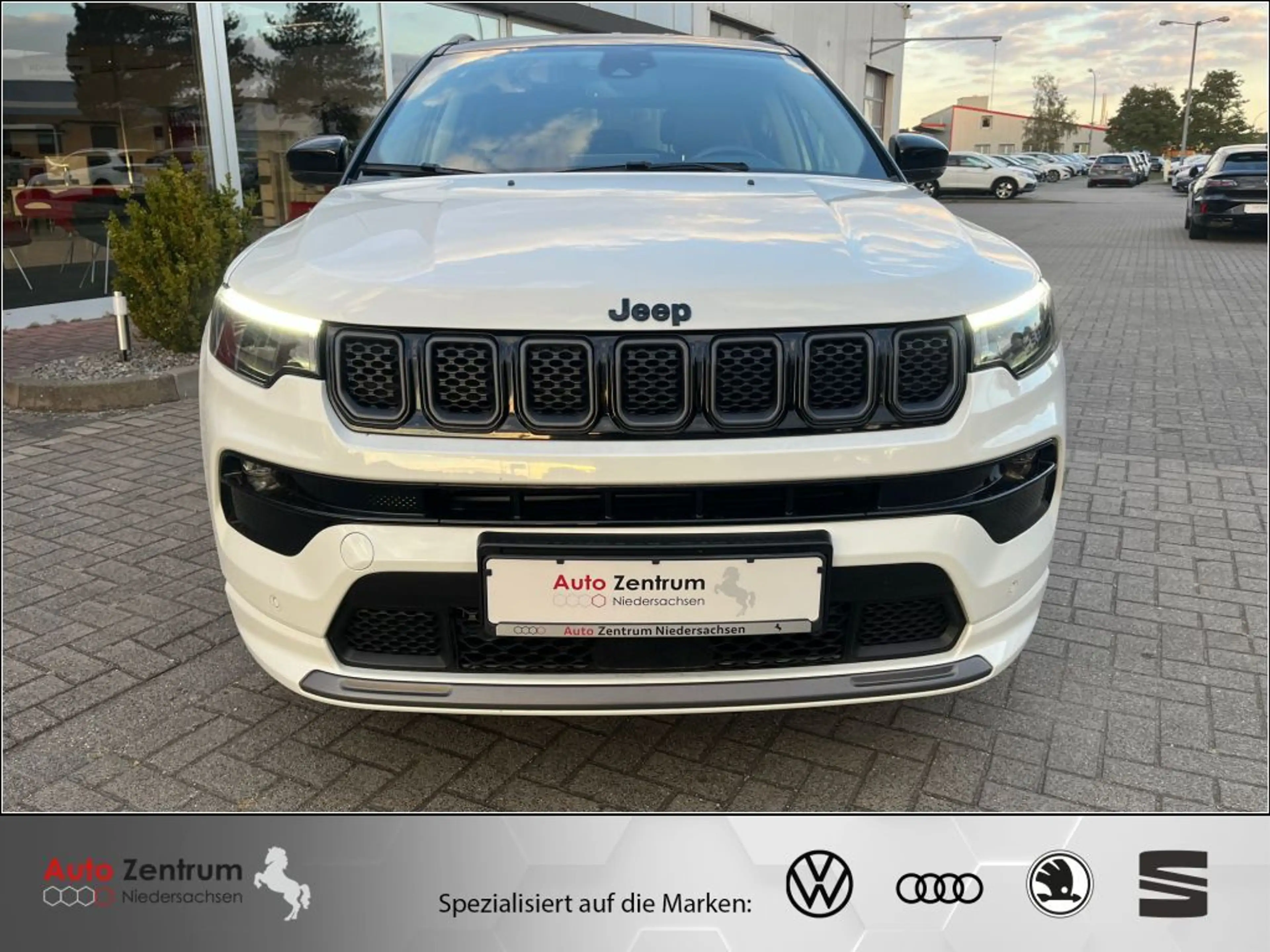Jeep Compass 1.3 T4 4xe PLUG-IN HYBRID Automatik Limited — photo 9