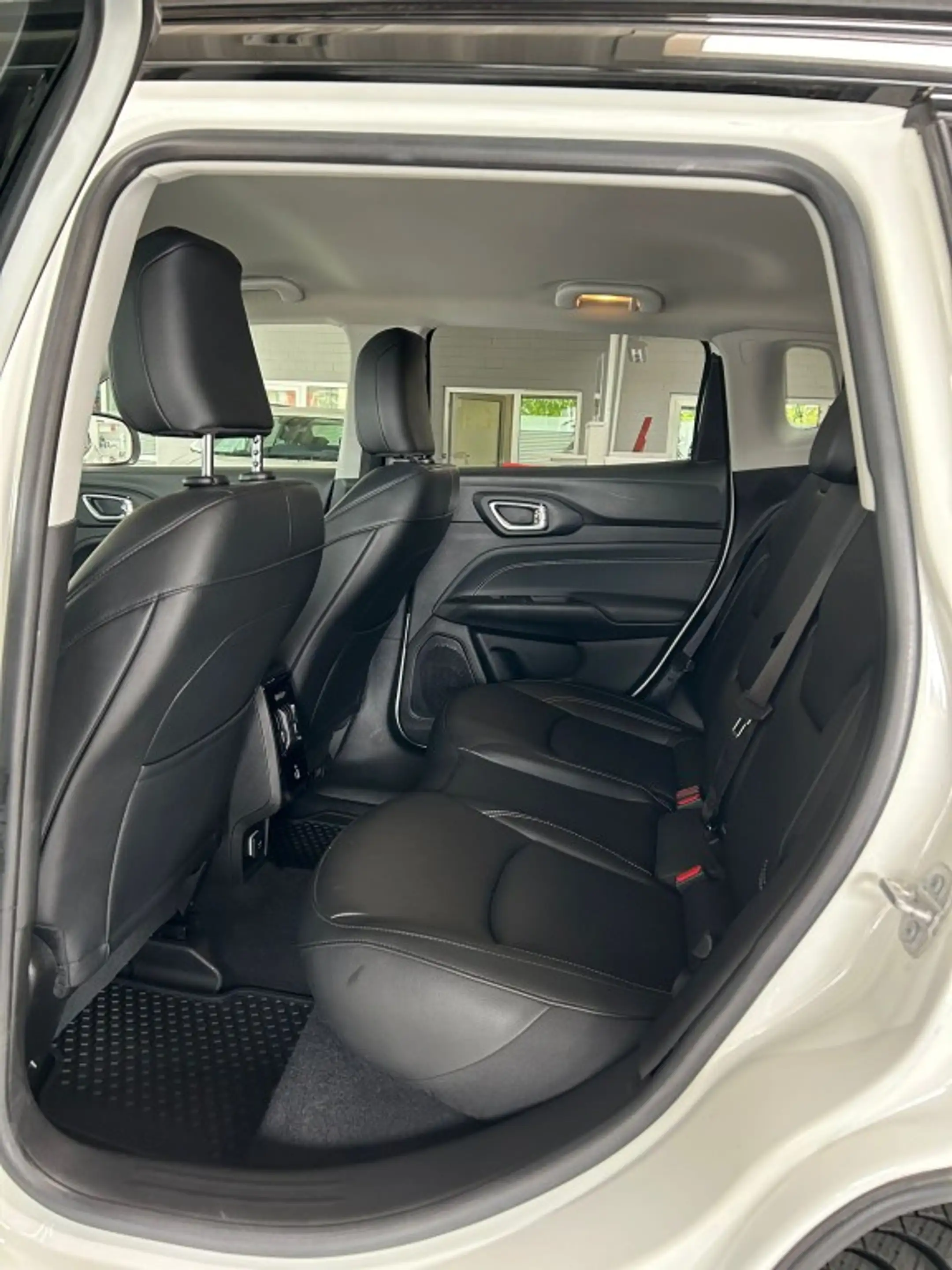Jeep Compass 1.3 T4 4xe PLUG-IN HYBRID Automatik Limited — photo 15