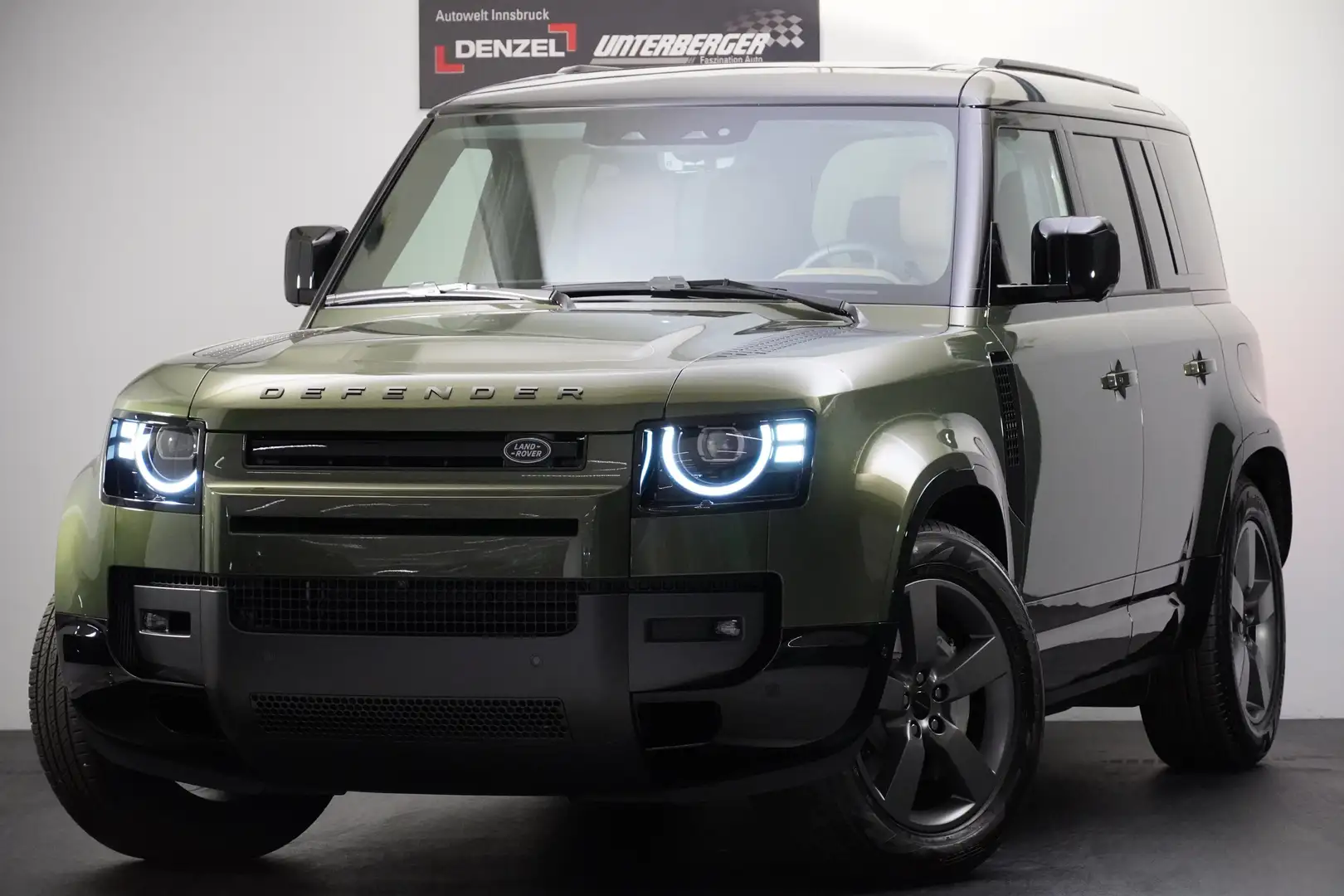 Land Rover Defender 110 PHEV X-Dynamic HSE Grün - 1