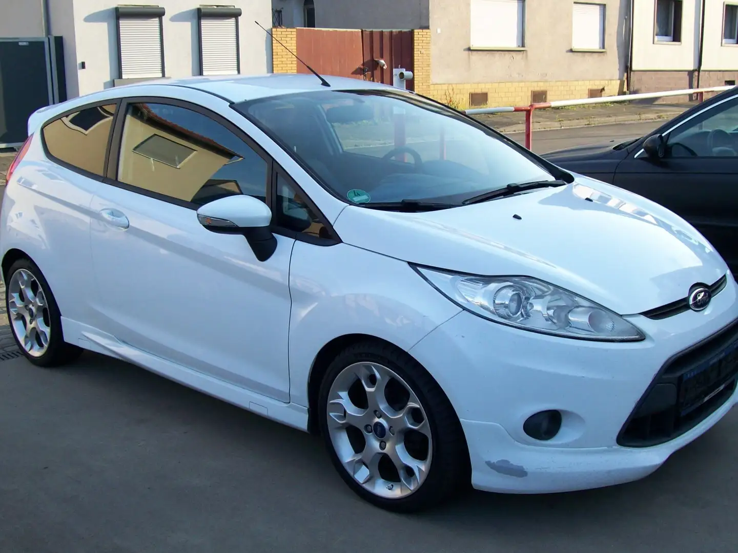 Ford Fiesta Sport Weiß - 2