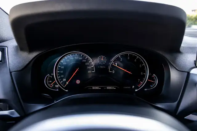 BMW X3 view 8