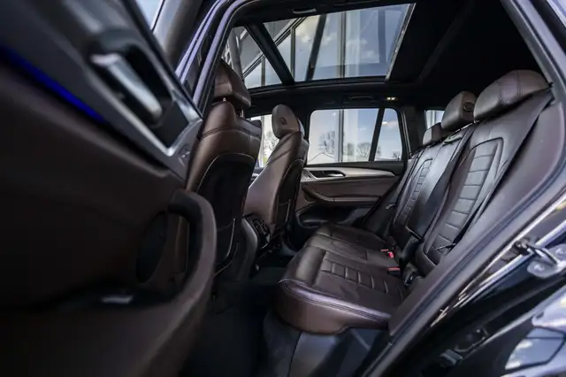 BMW X3 view 10