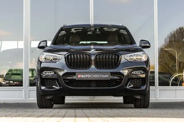 BMW X3 view 3