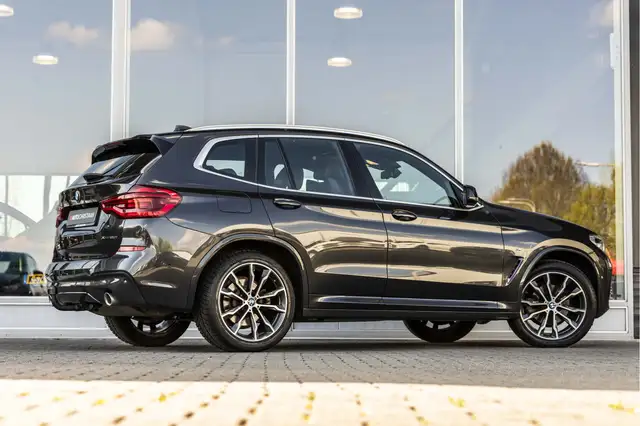 BMW X3 view 2