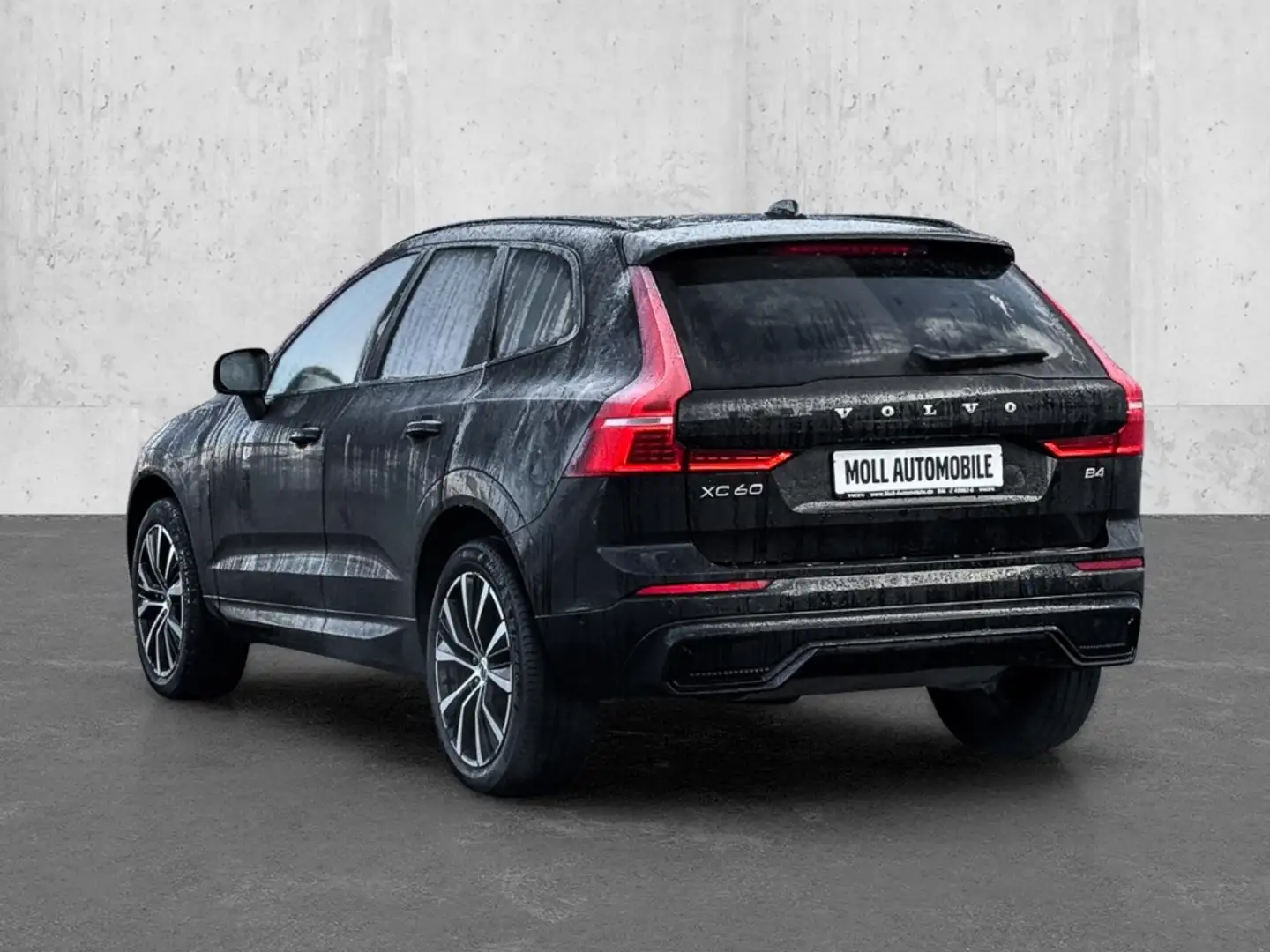 Volvo XC60 Plus Dark 2WD StandHZG AHK El. Panodach Digitales Schwarz - 2