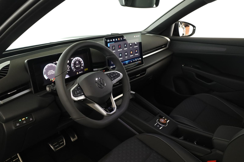 Volkswagen T-Roc 1.5 eTSI DSG R-Line LED App ACC Kam 18 AHK — photo 12