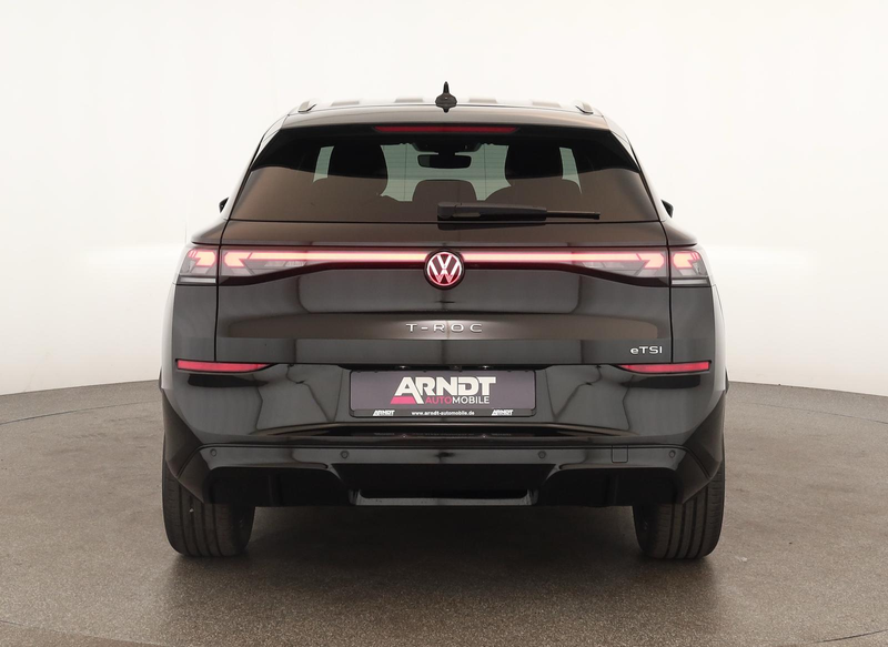 Volkswagen T-Roc 1.5 eTSI DSG R-Line LED App ACC Kam 18 AHK — photo 6