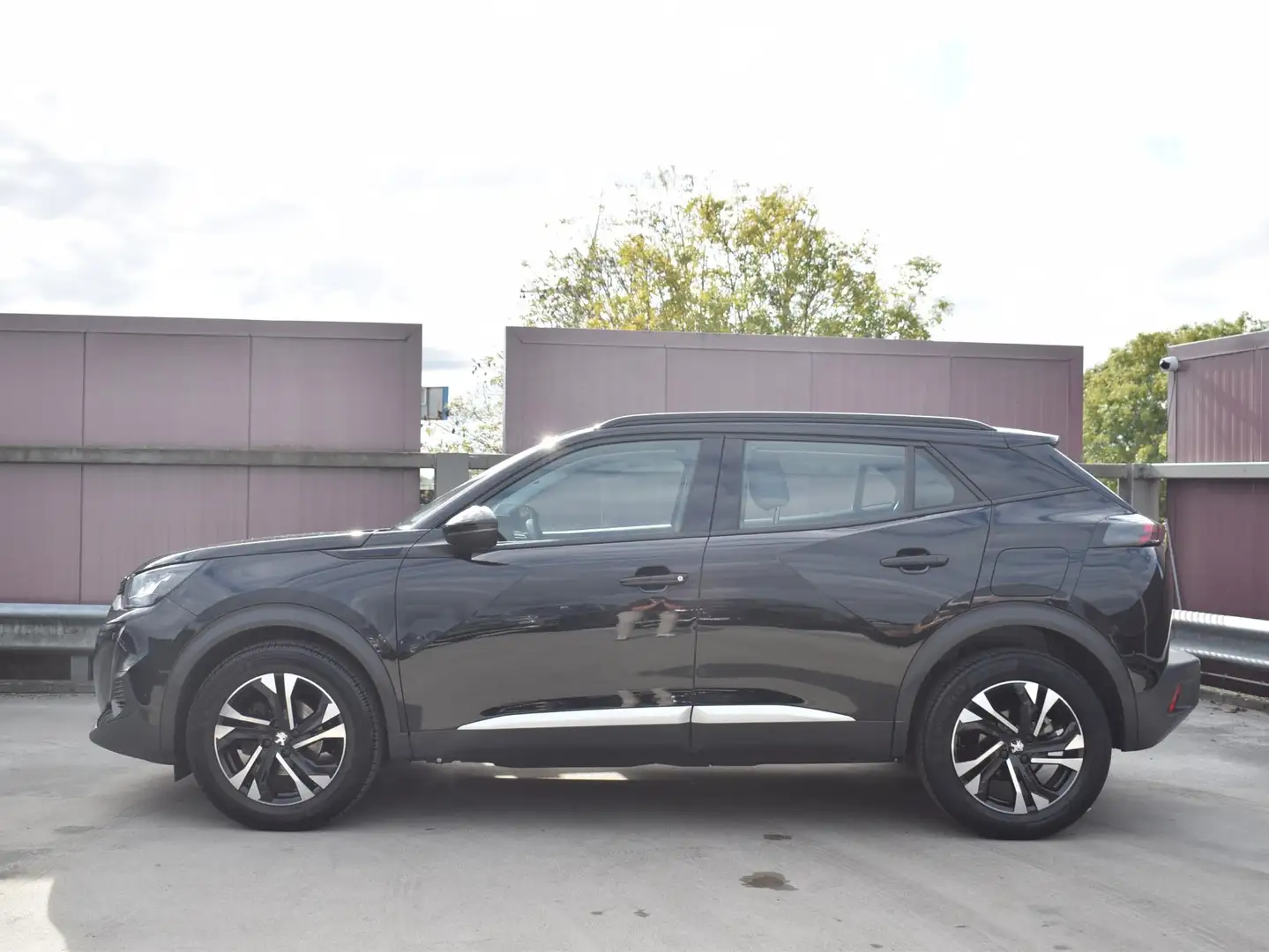 Peugeot 2008 1.2 PureTech Allure | navigatie | camera | cruise Schwarz - 2