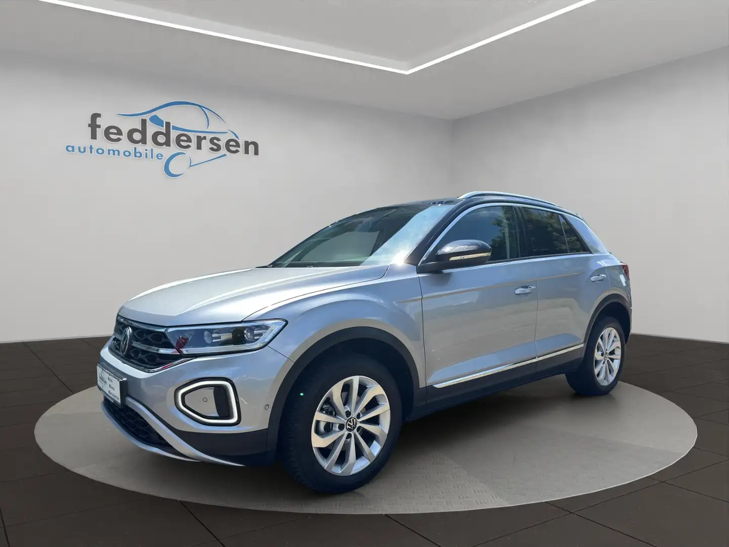 Volkswagen T-Roc Style 1.5 TSI AHK Navi LED Sitzheizung KLIMA ALU Silber - 2