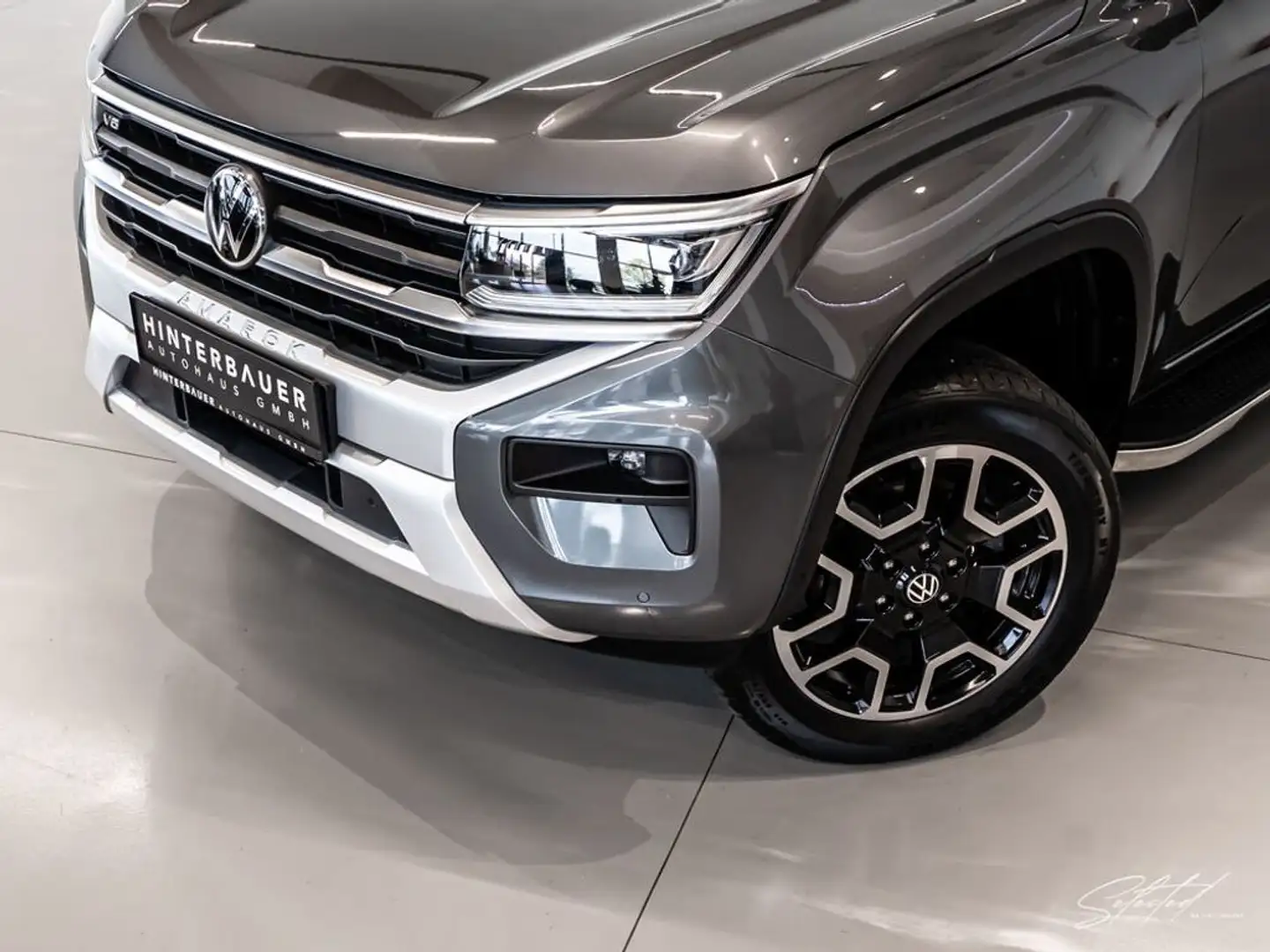 Volkswagen Amarok Aventura Doppelkabine 4Motion*AHK*LED*H&K* Grau - 2
