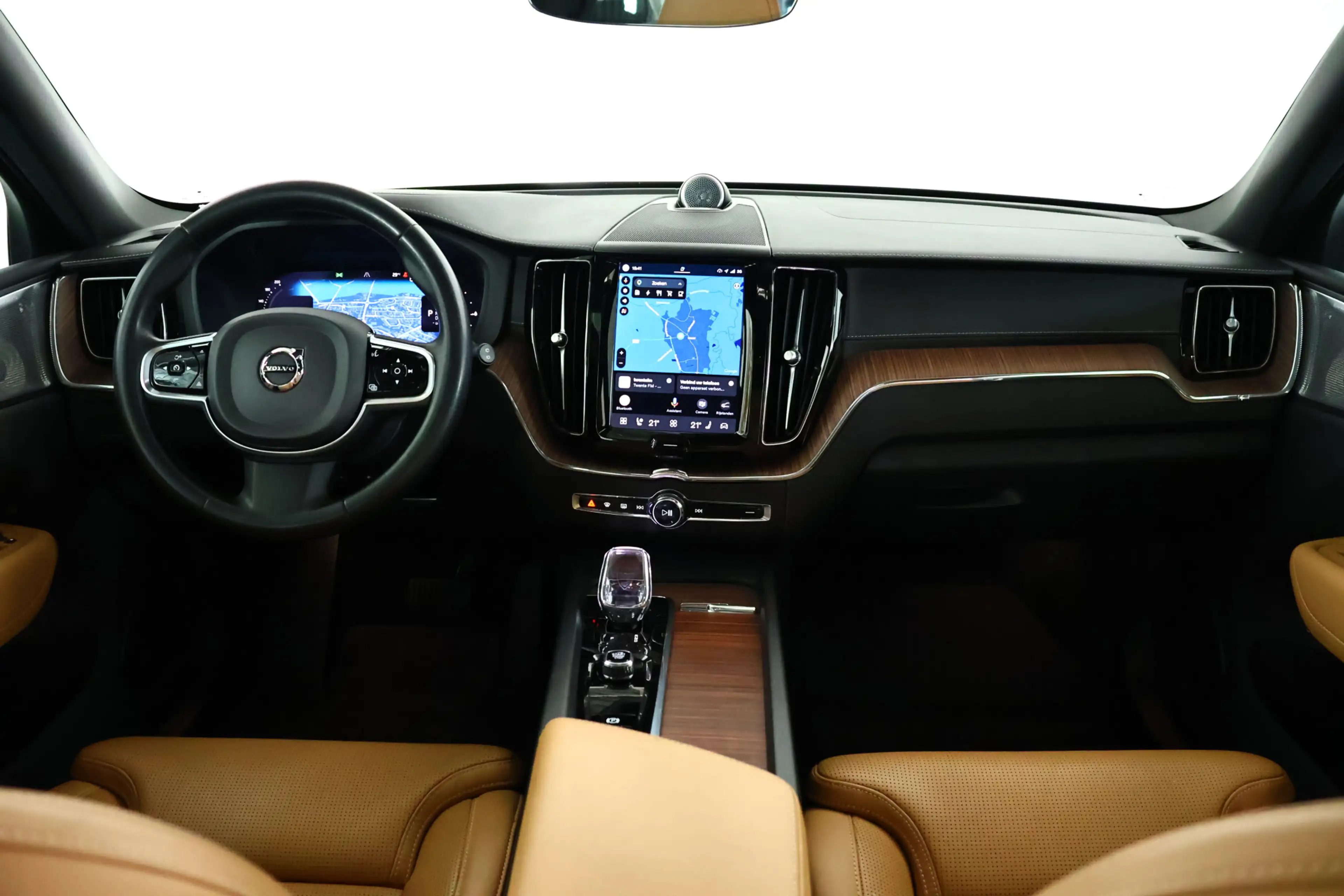 Volvo XC60 2.0 T8 Plug-in hybrid AWD Ultimate Dark / SOH 99% — photo 33