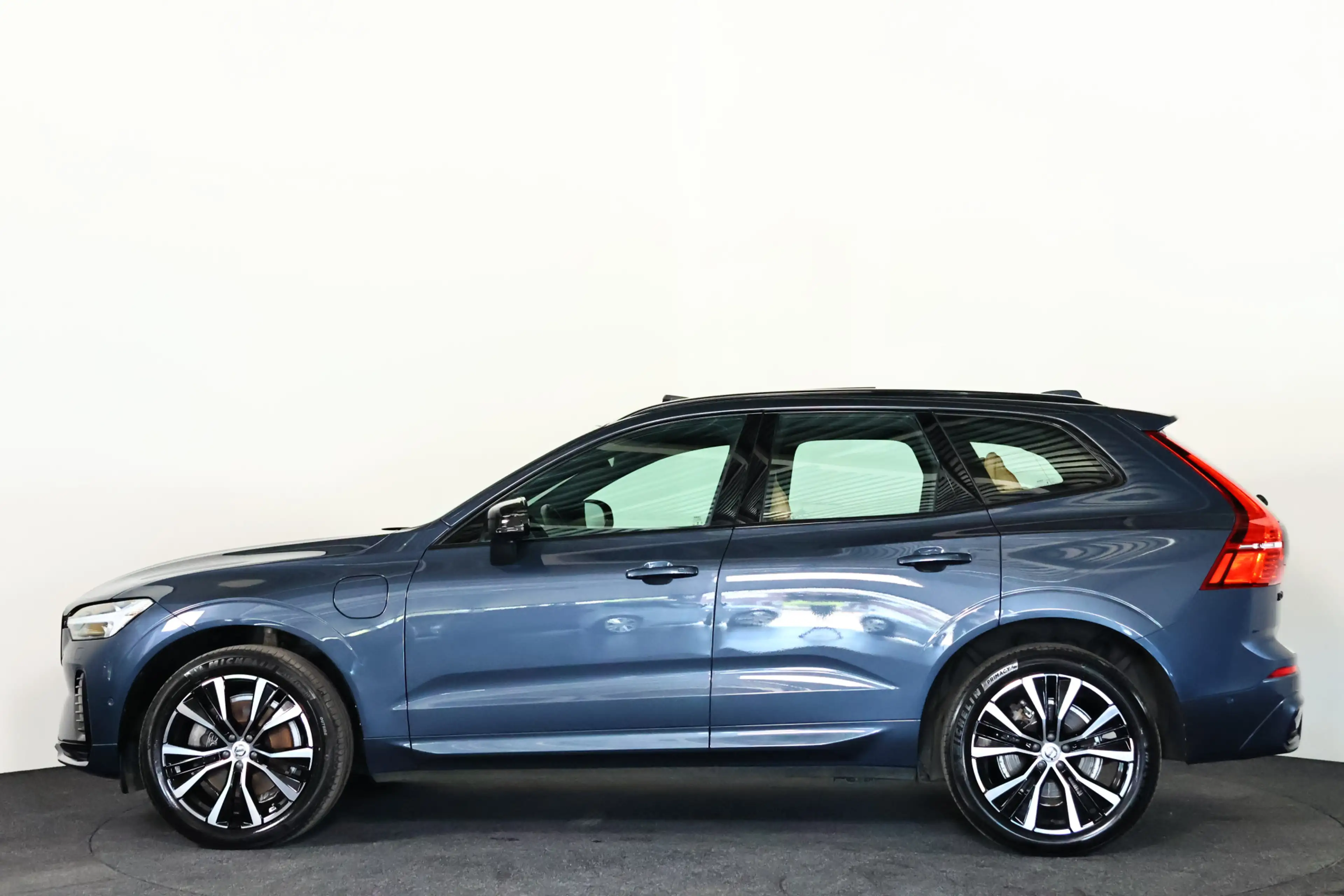 Volvo XC60 2.0 T8 Plug-in hybrid AWD Ultimate Dark / SOH 99% — photo 36