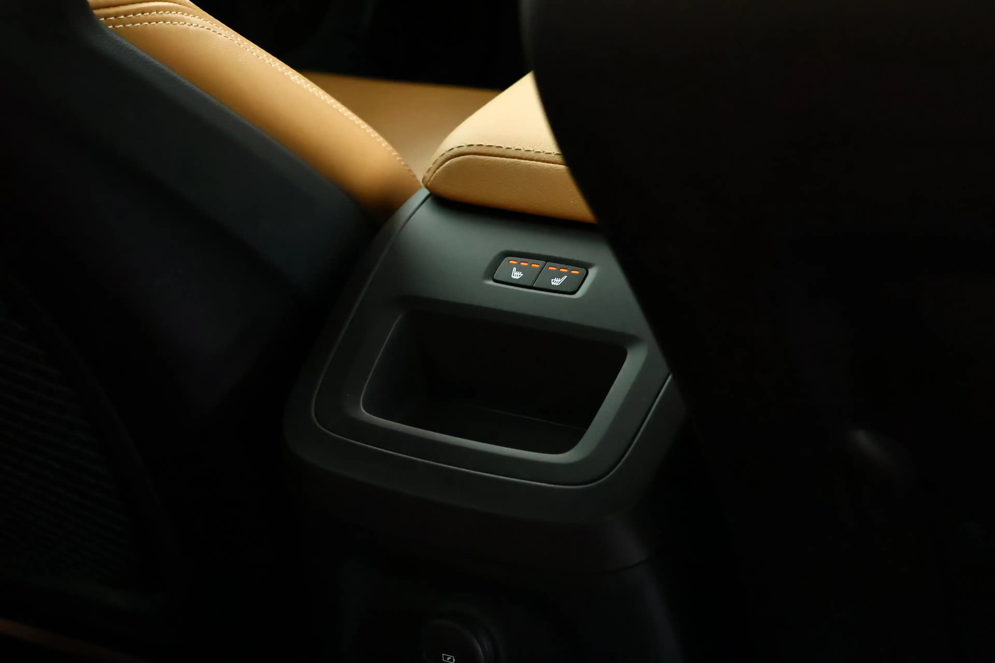 Volvo XC60 2.0 T8 Plug-in hybrid AWD Ultimate Dark / SOH 99% — photo 19