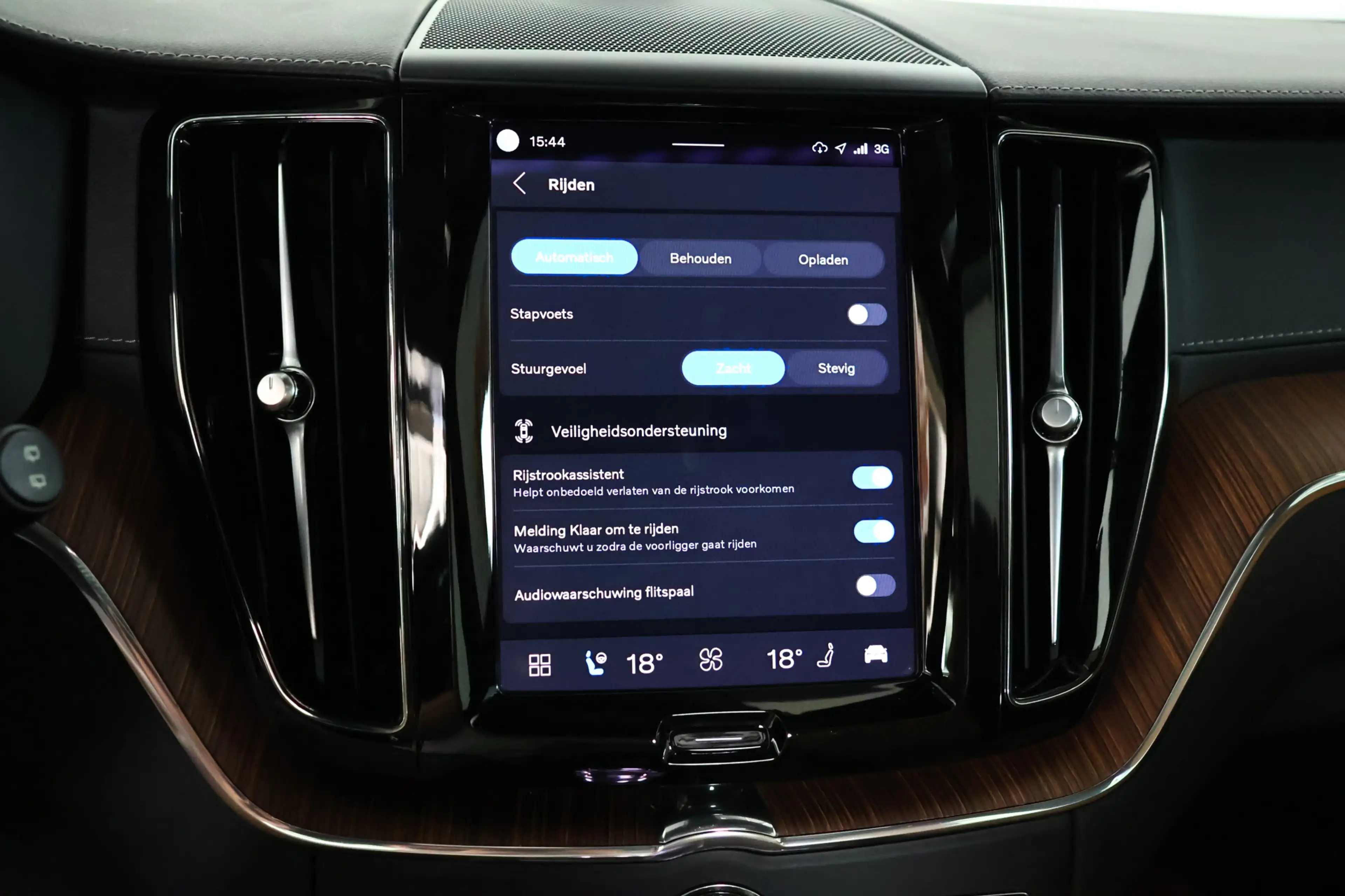Volvo XC60 2.0 T8 Plug-in hybrid AWD Ultimate Dark / SOH 99% — photo 27