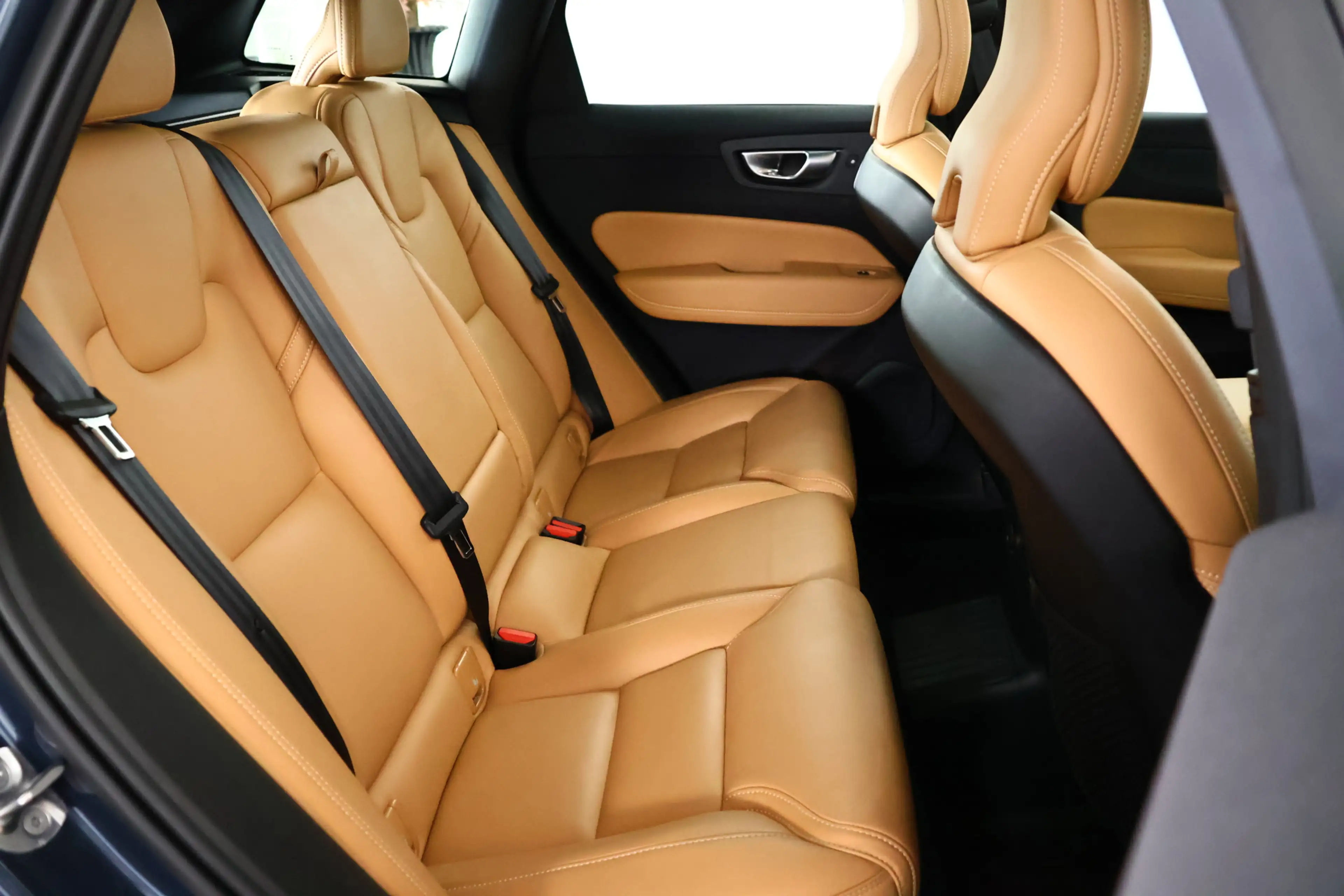 Volvo XC60 2.0 T8 Plug-in hybrid AWD Ultimate Dark / SOH 99% — photo 15