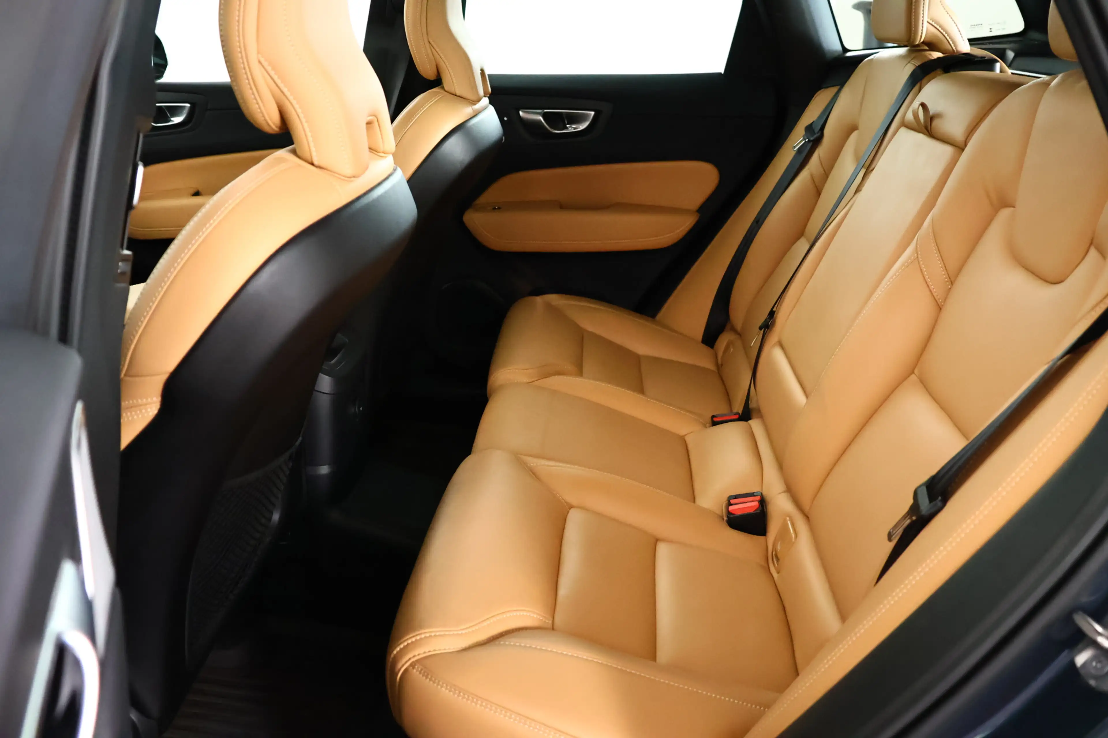 Volvo XC60 2.0 T8 Plug-in hybrid AWD Ultimate Dark / SOH 99% — photo 14