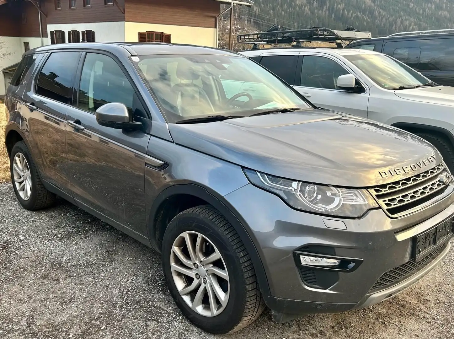 Land Rover Discovery Sport Discovery Sport 2,0 TD4 4WD SE Aut. SE Silber - 1
