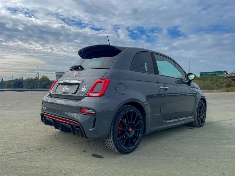 Abarth 695 XSR Yamaha Limited Edition 694/695 — photo 2