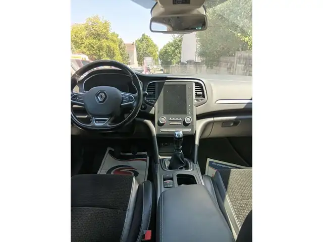 Renault Megane view 8