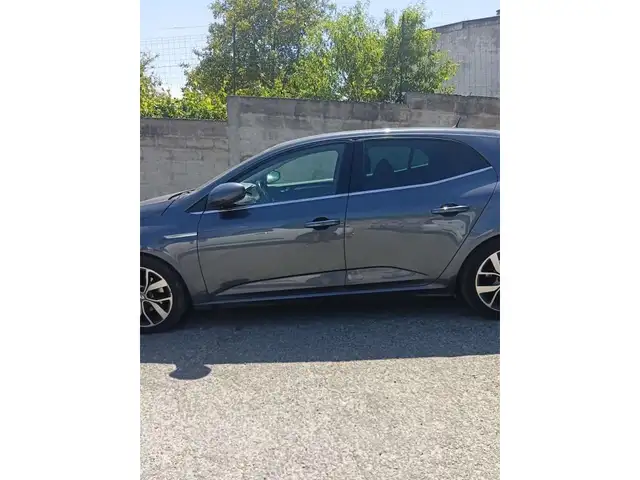 Renault Megane view 5