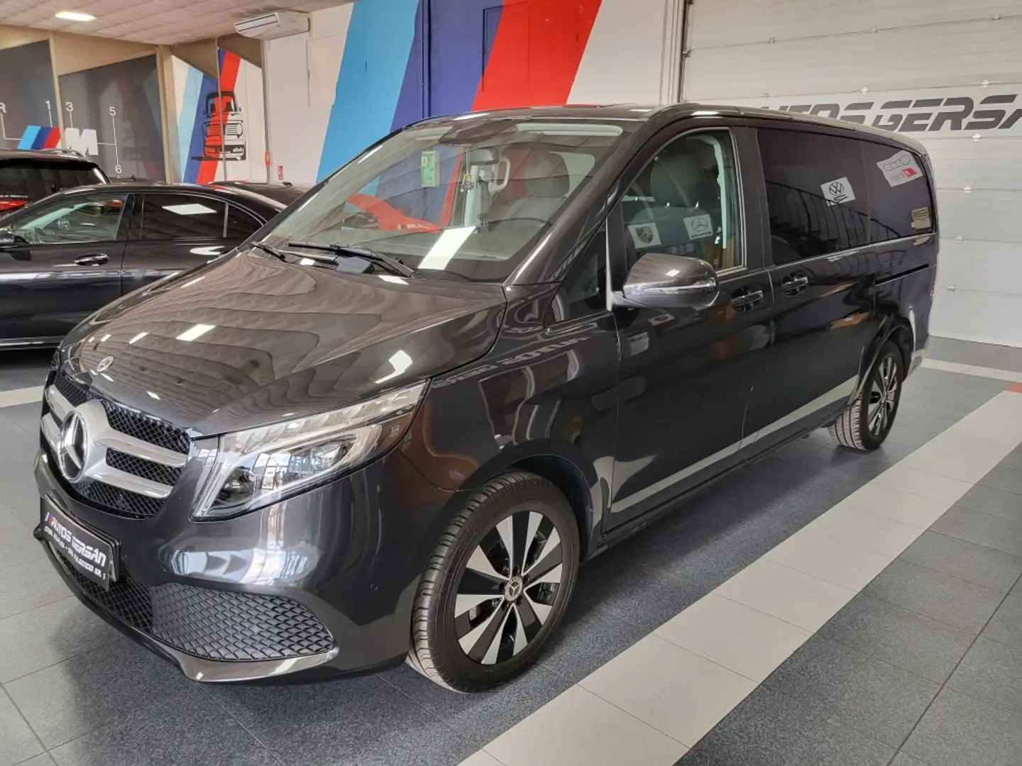 Mercedes-Benz V 220 220d Largo Gris - 1