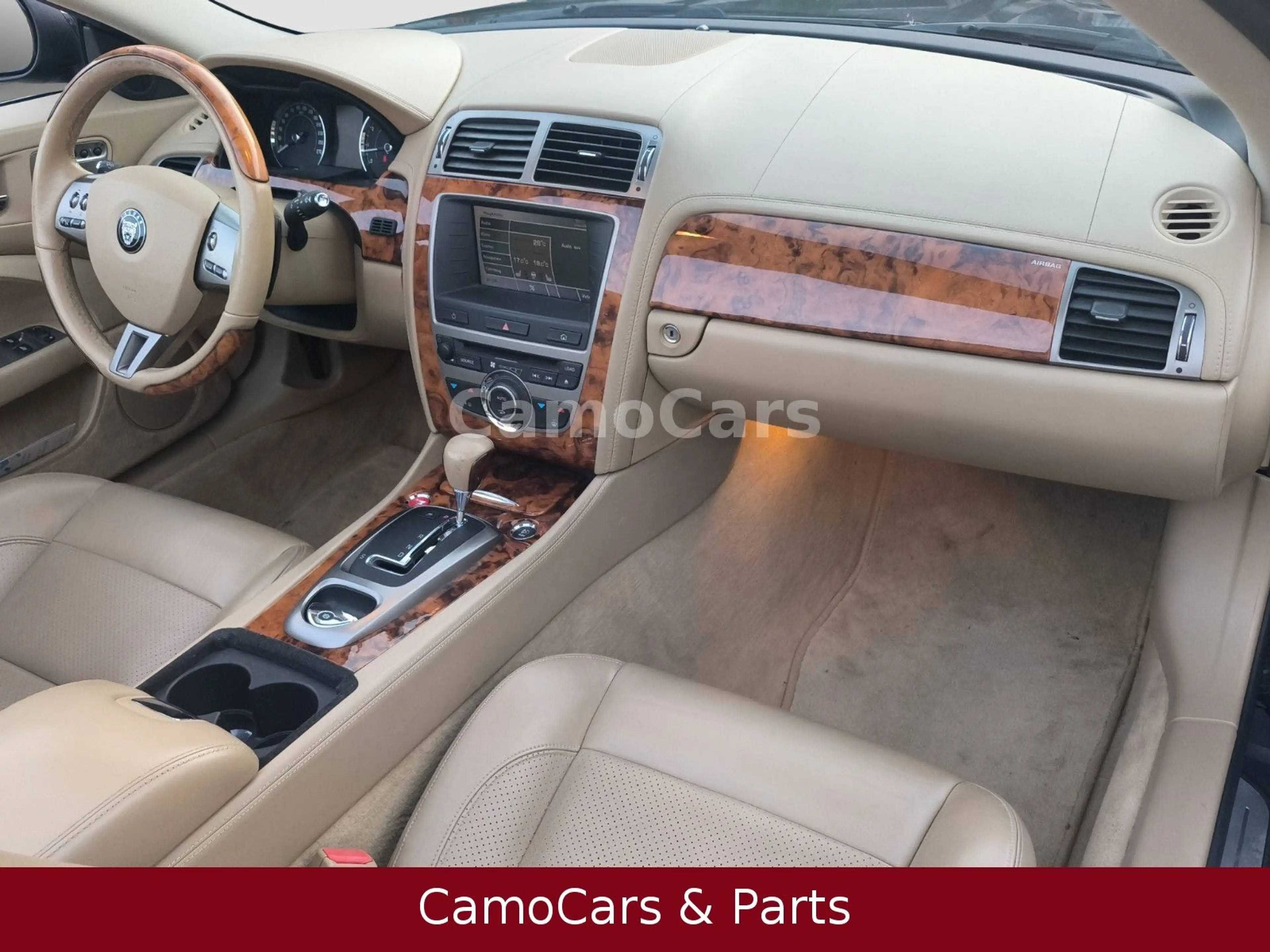 Jaguar XK Cabriolet 4.2 Leder Navi PDC — photo 9