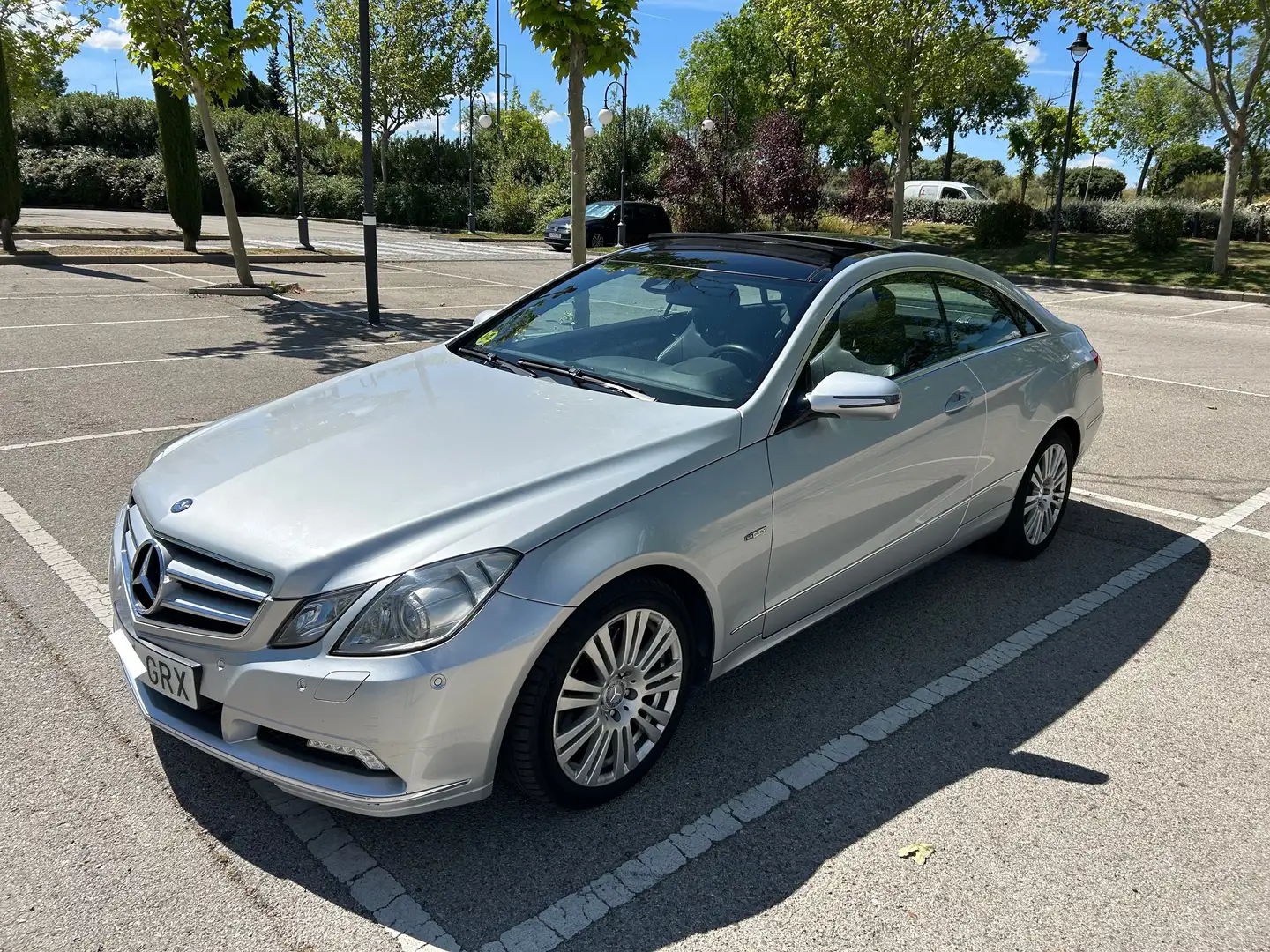 Mercedes-Benz E 350 E Coupé 350CDI BE Aut. Plateado - 1