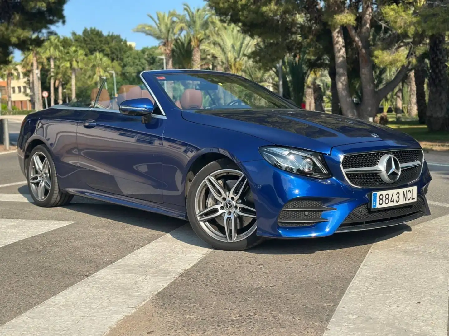 Mercedes-Benz E 400 Cabrio 400d 4Matic 9G-Tronic Bleu - 1