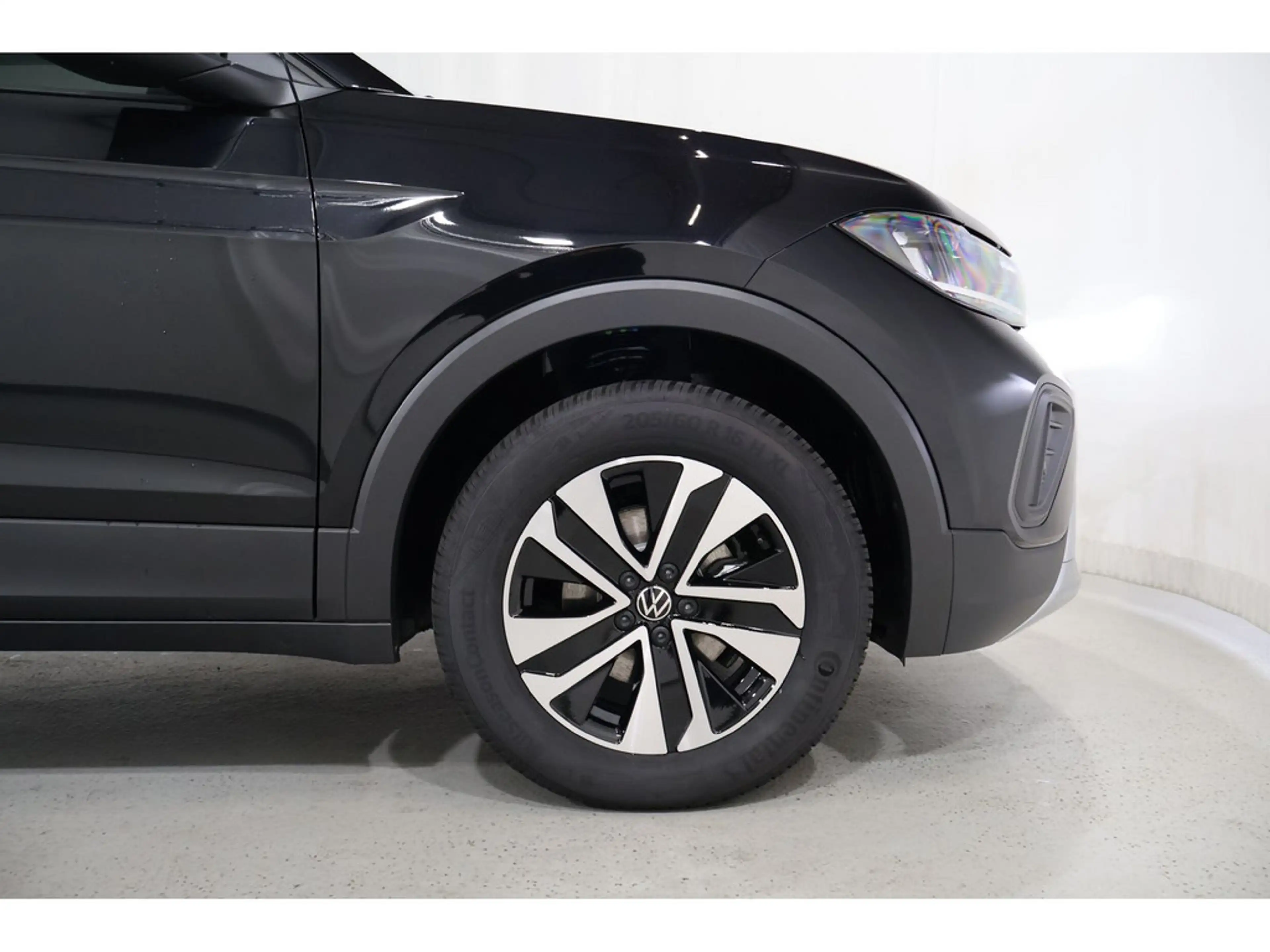 Volkswagen T-Cross Life 1.0 l TSI 85 kW 116 PS 7- Rear View/Digital Cockpit Pro — photo 6