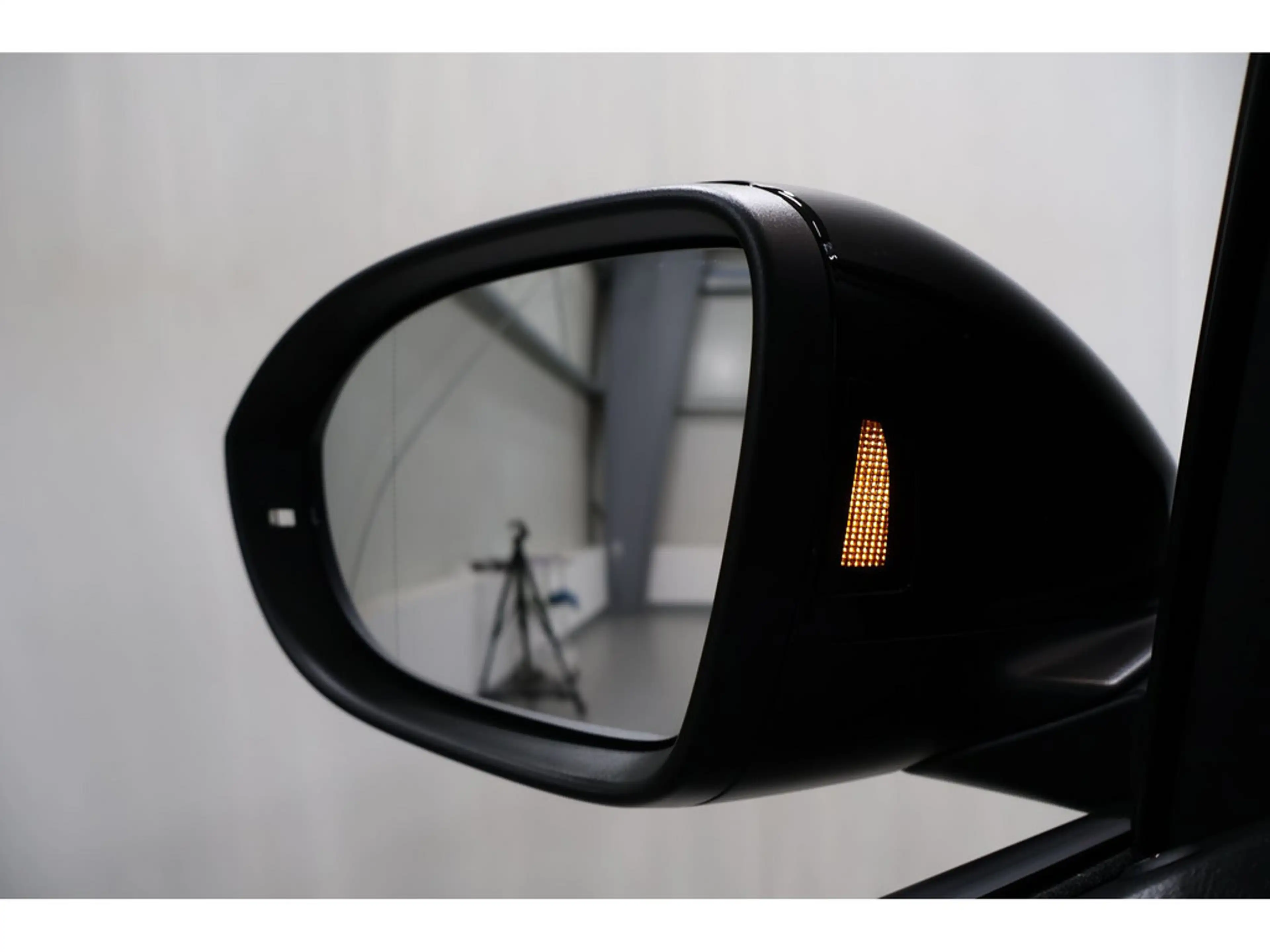 Volkswagen T-Cross Life 1.0 l TSI 85 kW 116 PS 7- Rear View/Digital Cockpit Pro — photo 15