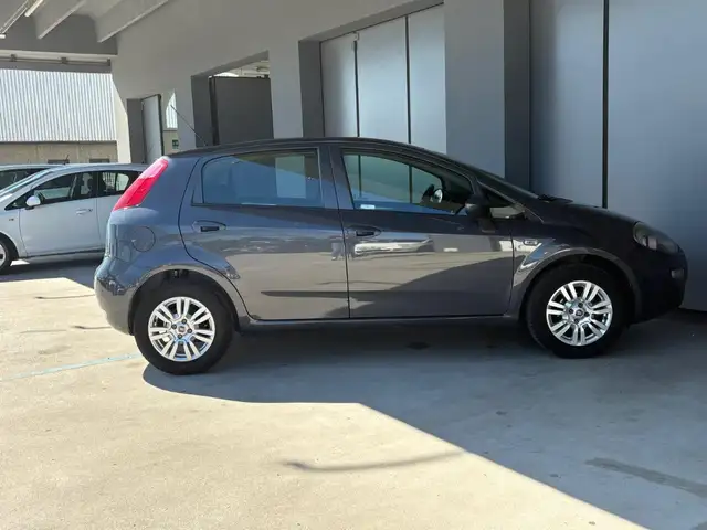 Fiat Punto view 5