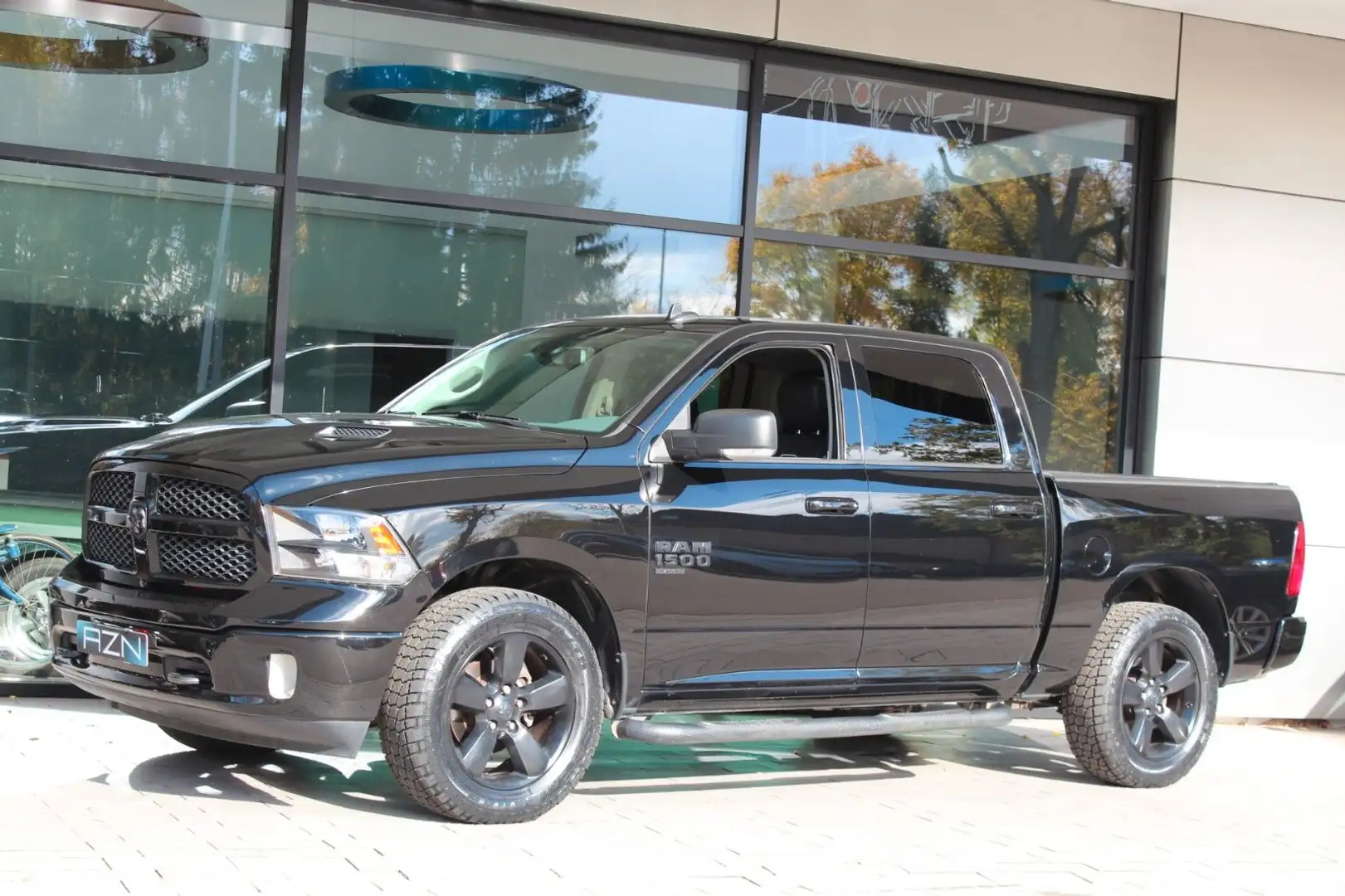 Dodge RAM 1500 Crew Cab 4x4 SLT 5.7 V8 mit Gasanlage Negro - 1