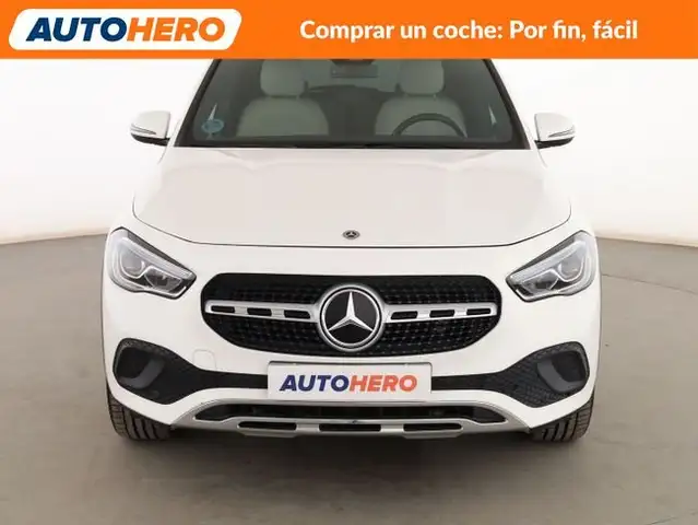 Mercedes-Benz GLA view 9