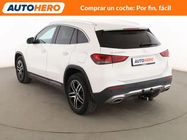 Mercedes-Benz GLA view 4