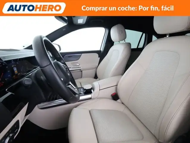 Mercedes-Benz GLA view 11