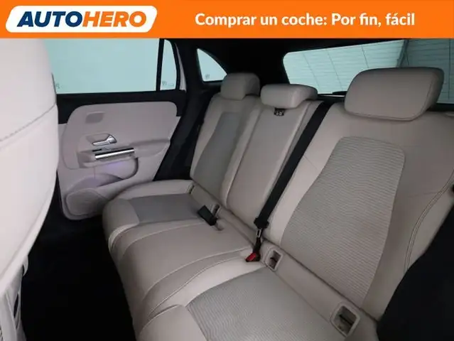 Mercedes-Benz GLA view 15