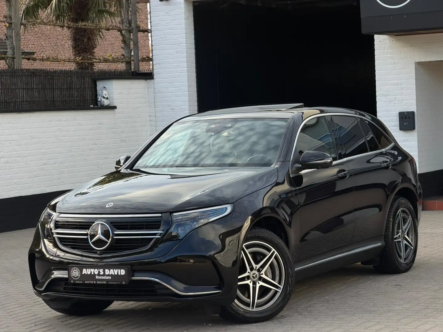 Mercedes-Benz EQC 400 EQC 400 4Matic AMG Line Electric Art Zwart - 1