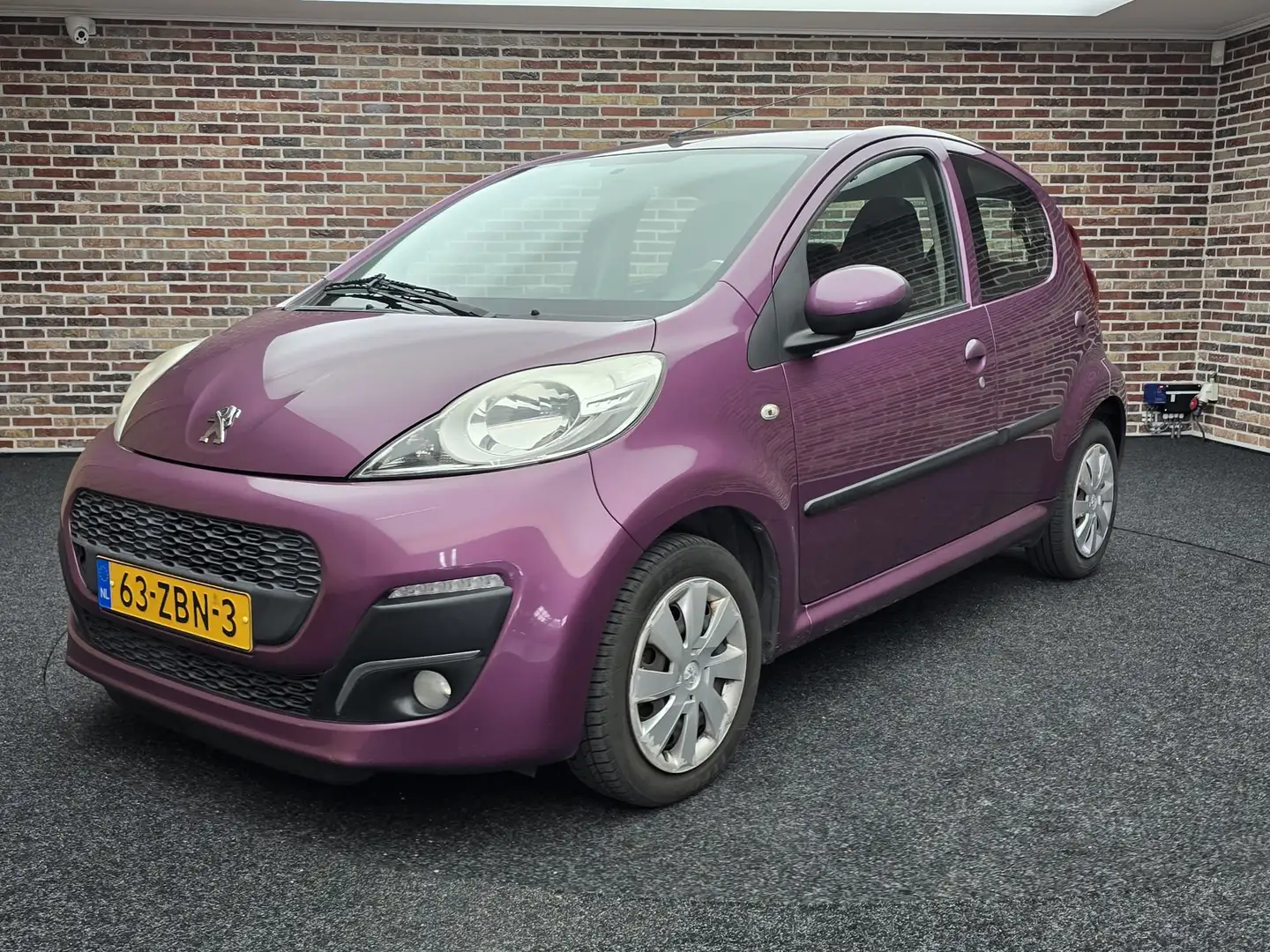 Peugeot 107 107 1.0 Envy Fialová - 1